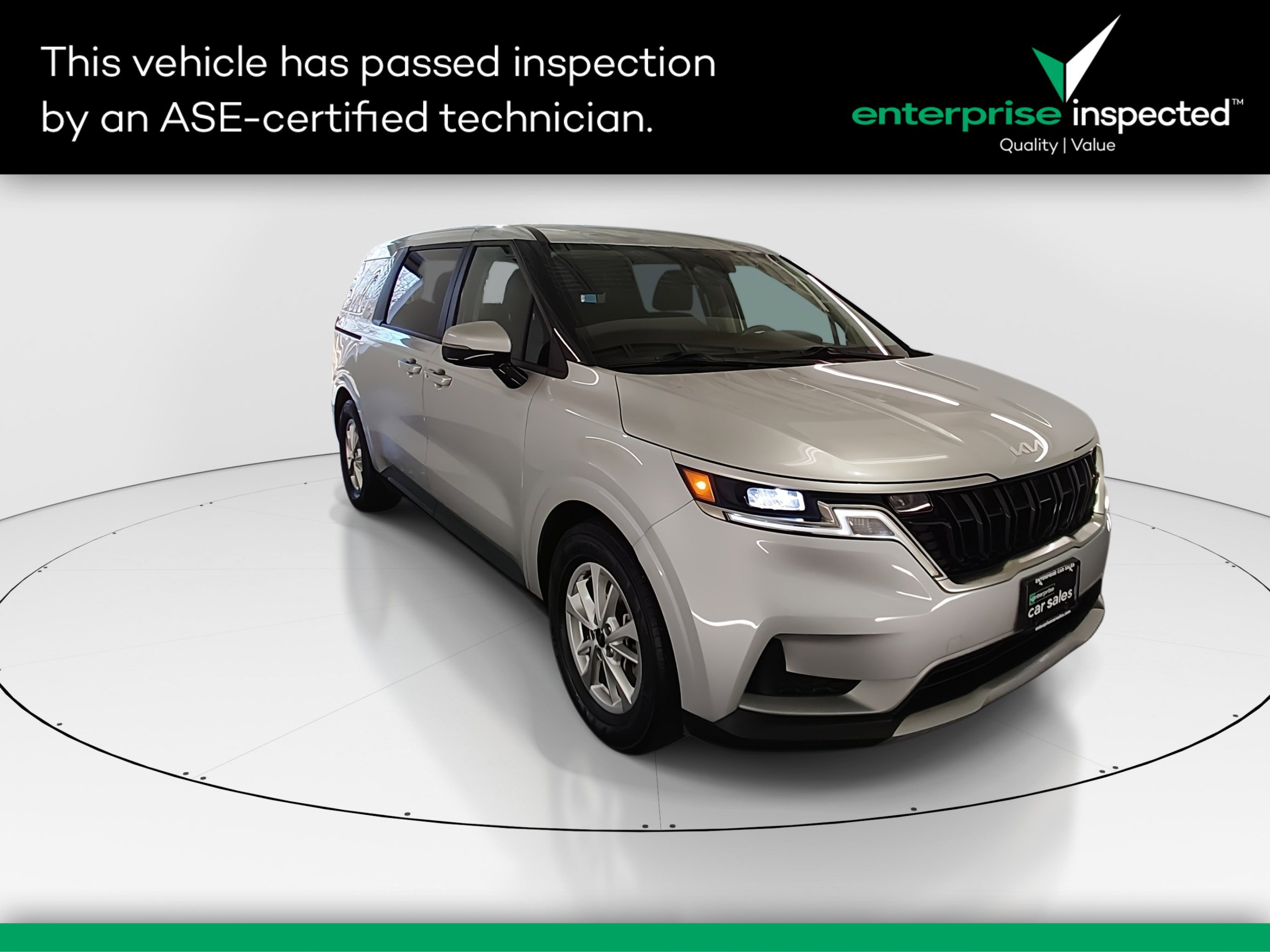 2023 Kia Carnival LX's photo