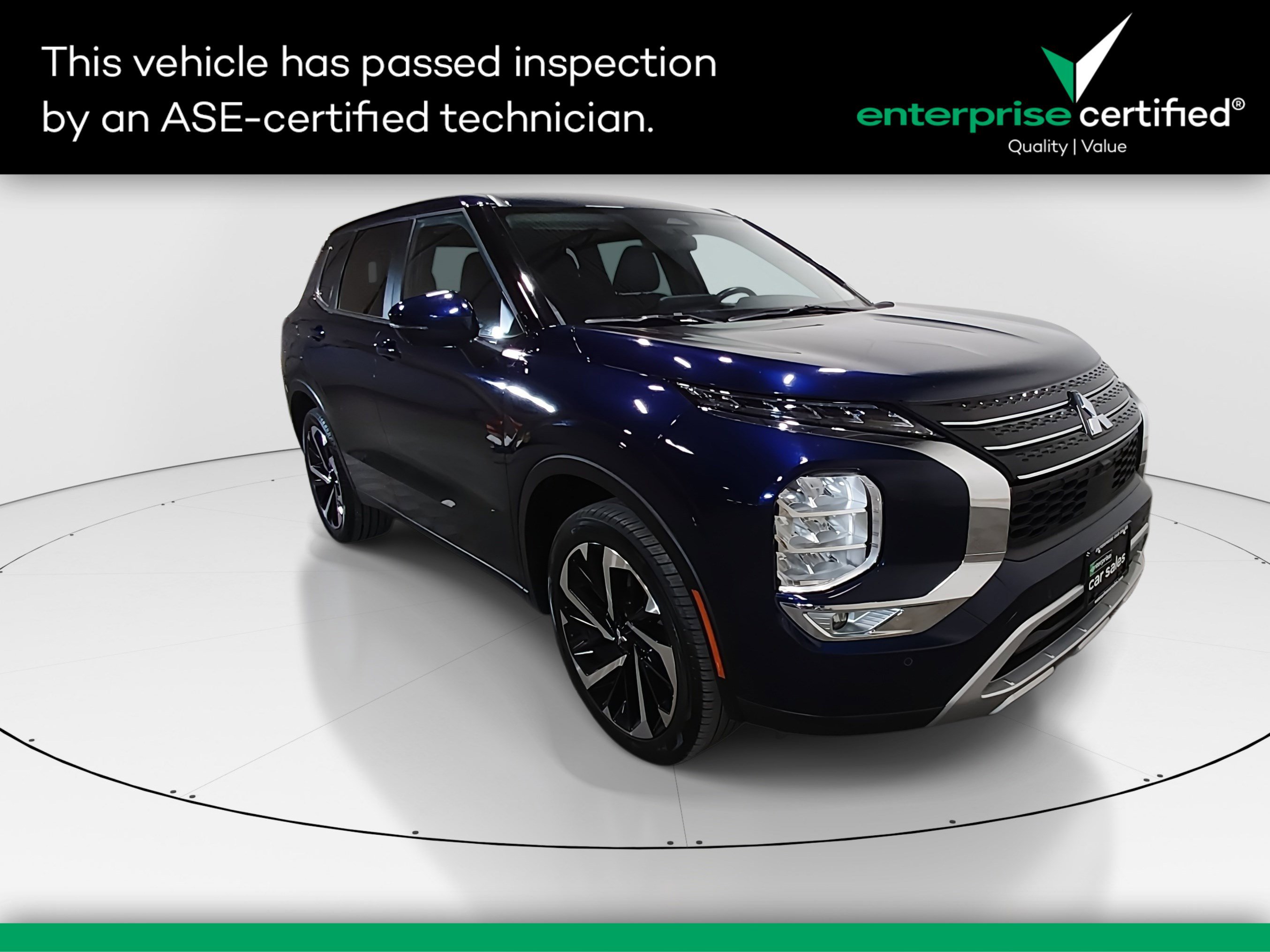 2024 Mitsubishi Outlander SE's photo