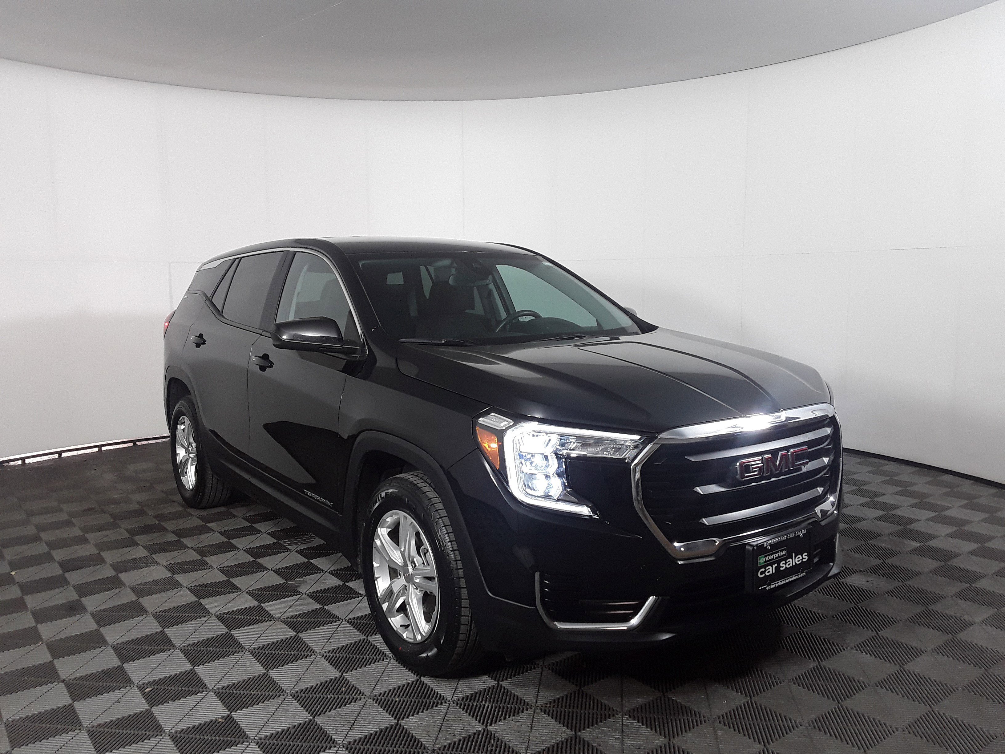 2024 GMC Terrain SLE's photo