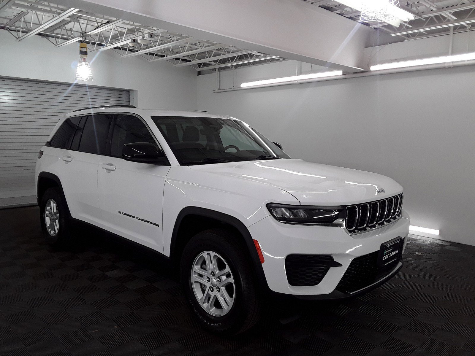 2023 Jeep Grand Cherokee Laredo 4x4