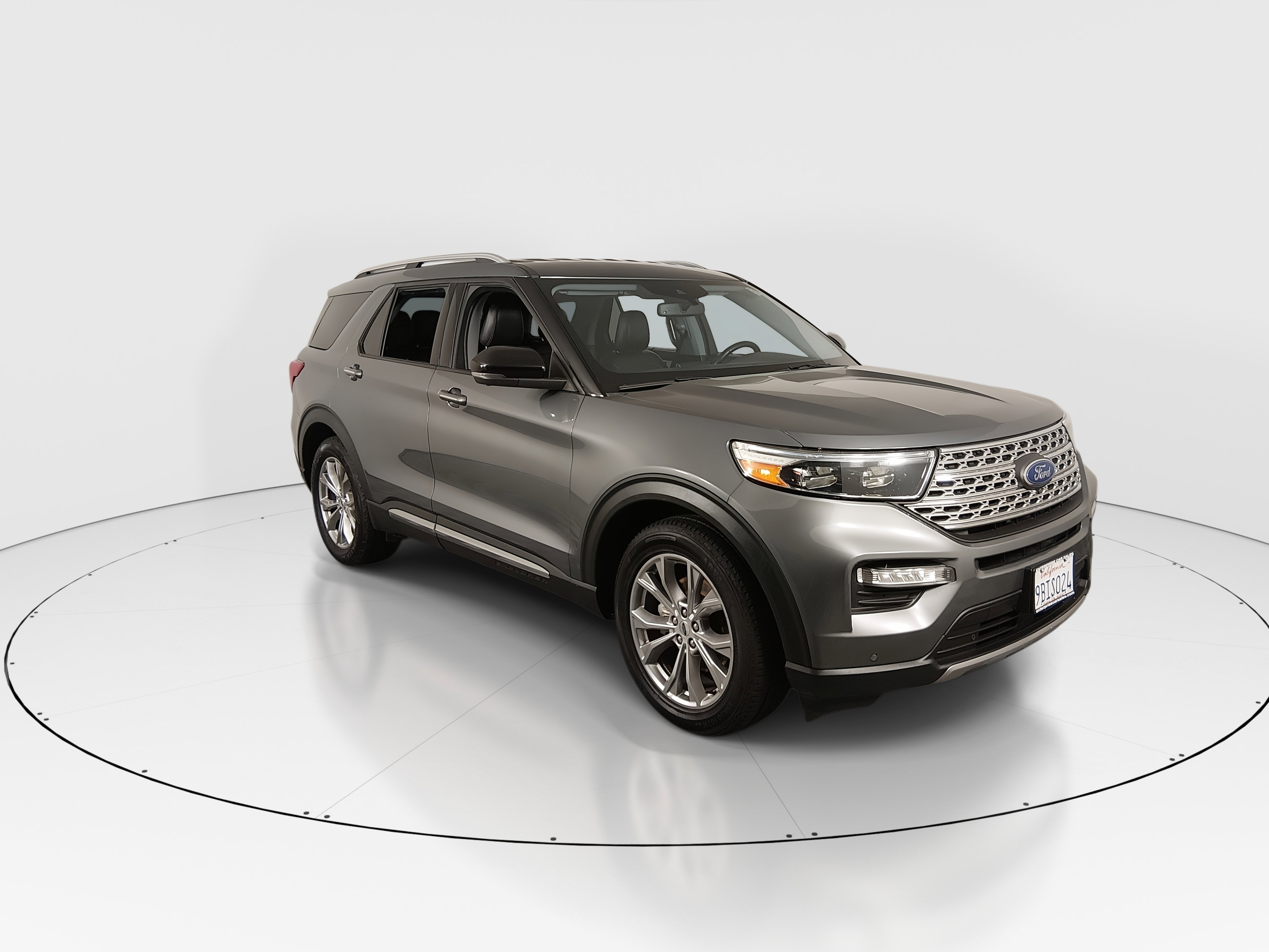 2022 Ford Explorer Limited's photo
