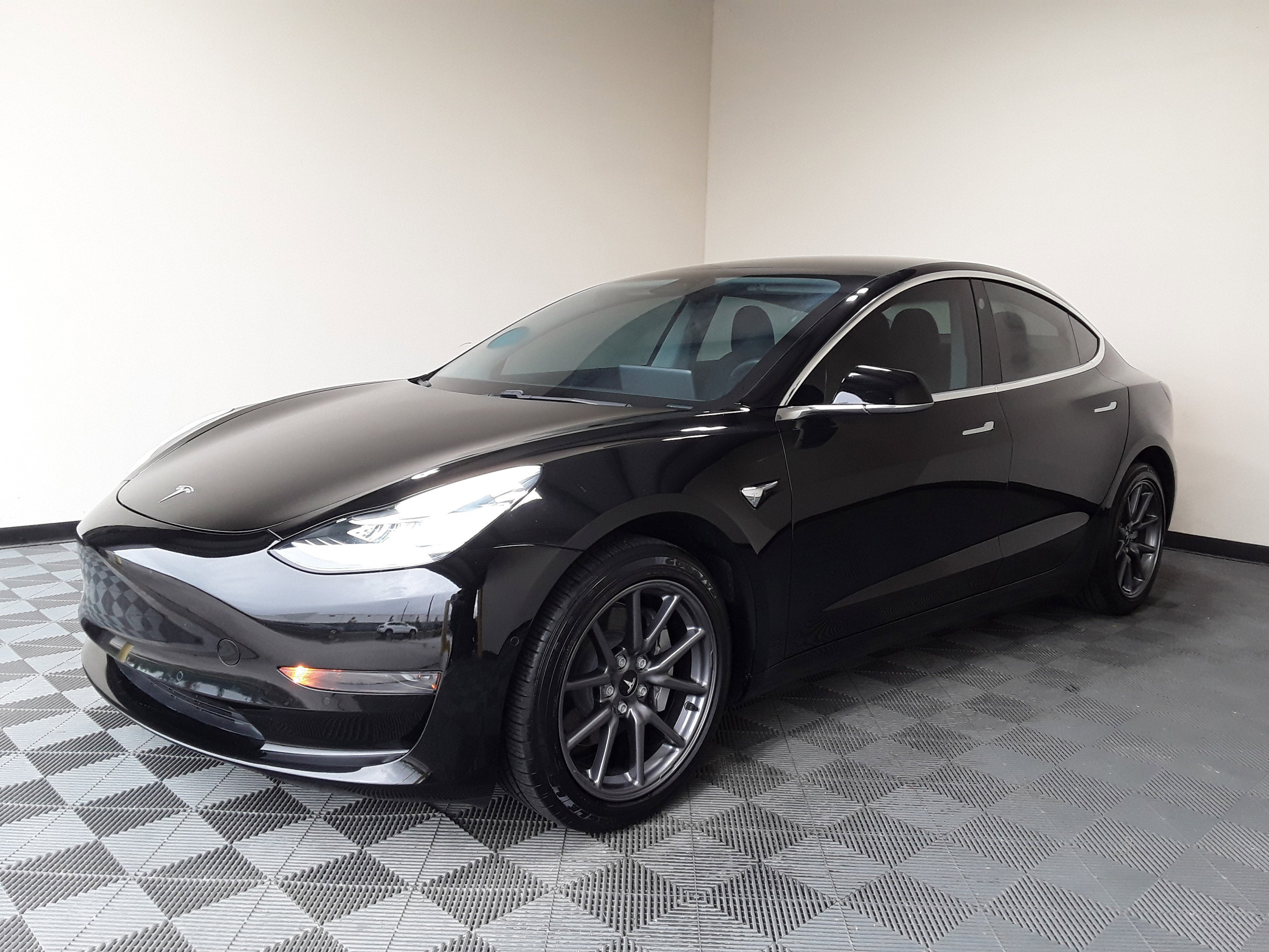 2020 Tesla Model 3 Standard Range RWD