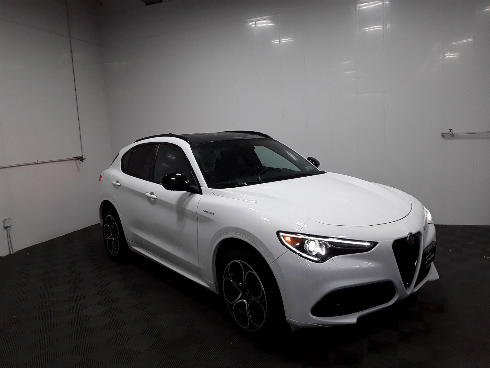 2022 Alfa Romeo Stelvio Ti AWD