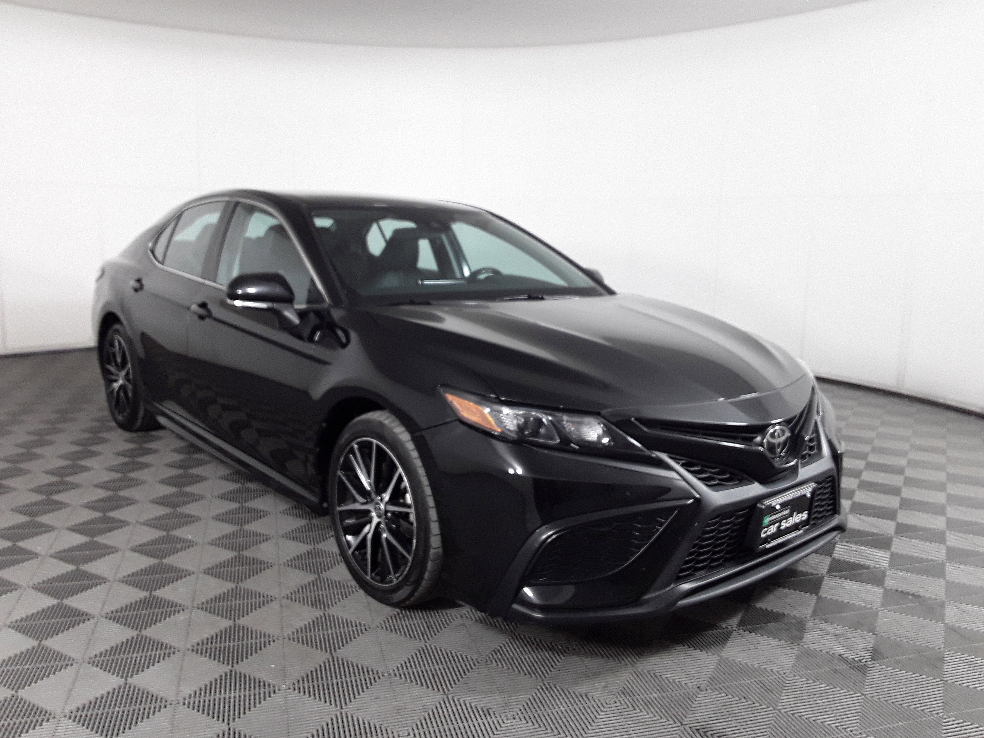 2022 Toyota Camry SE Auto