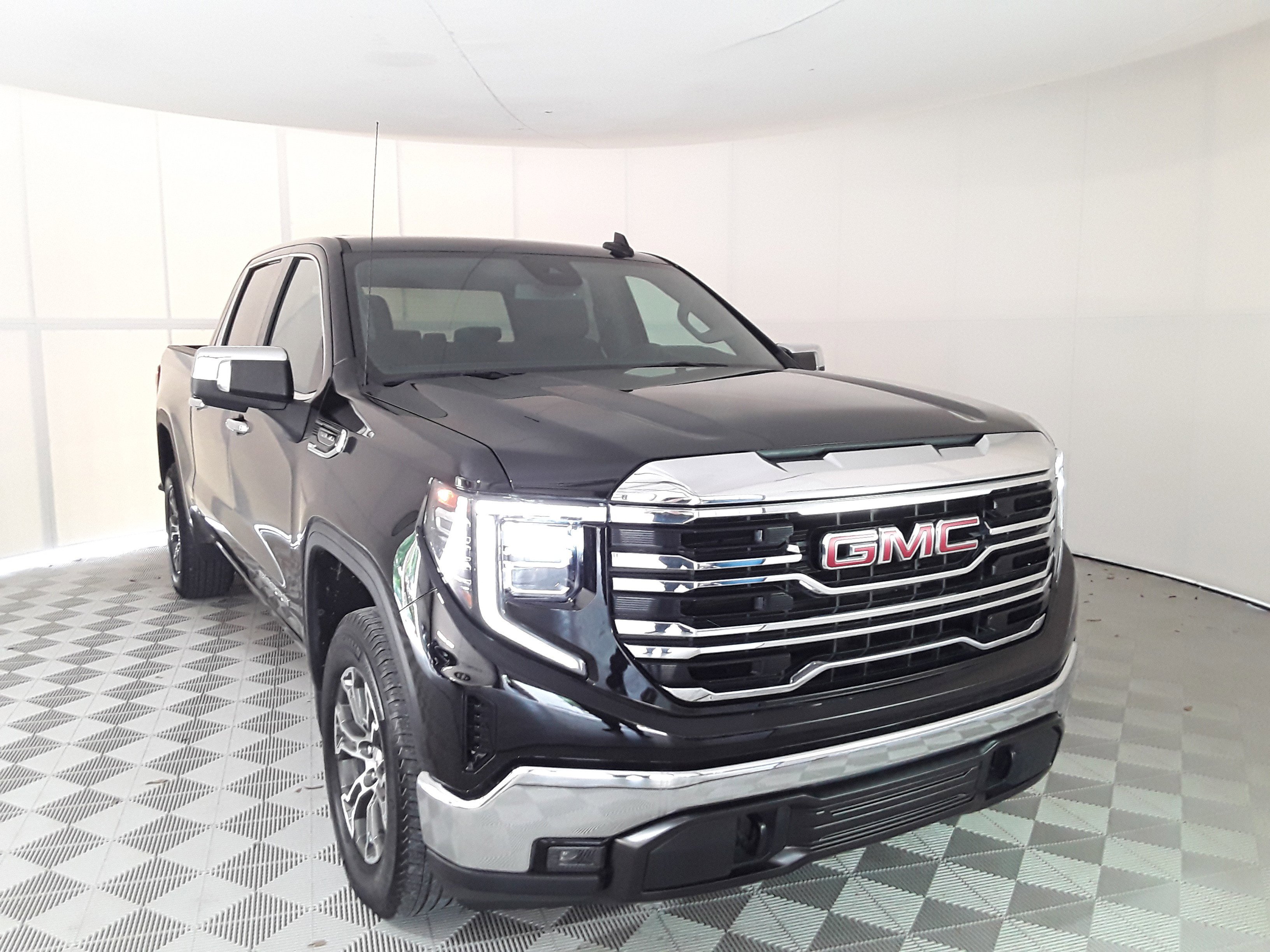 Used 2024 GMC Sierra 1500 2WD Crew Cab 147" SLT