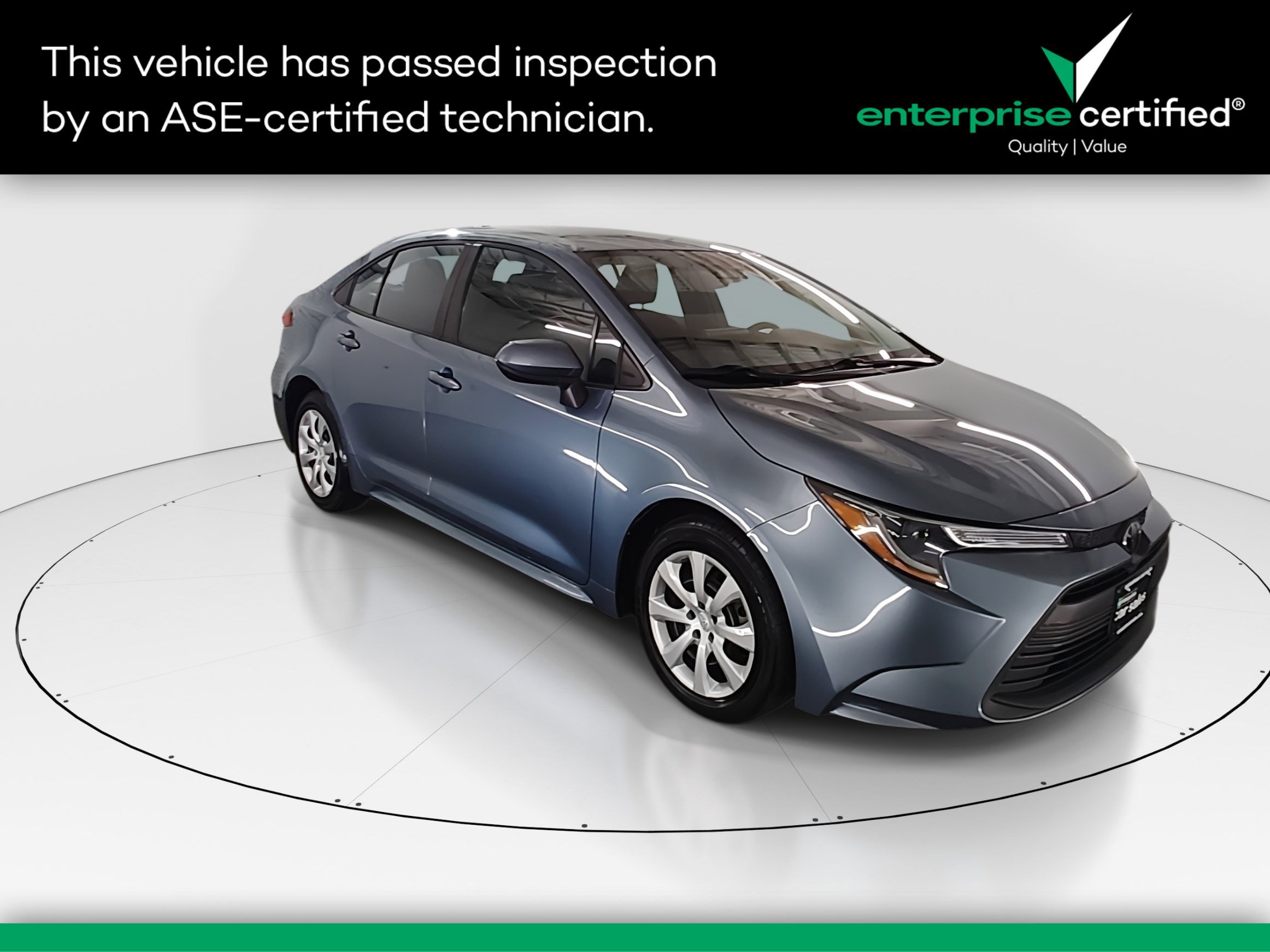 2024 Toyota Corolla LE's photo