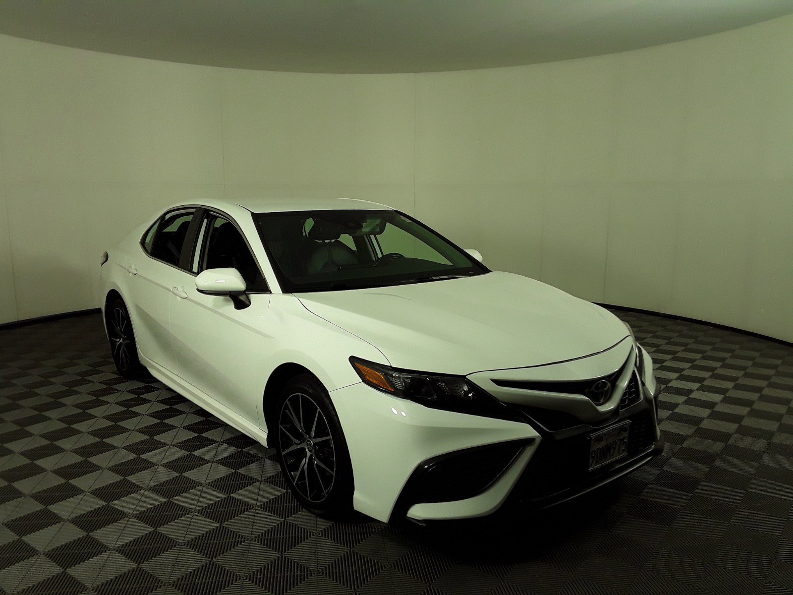 2021 Toyota Camry SE Auto