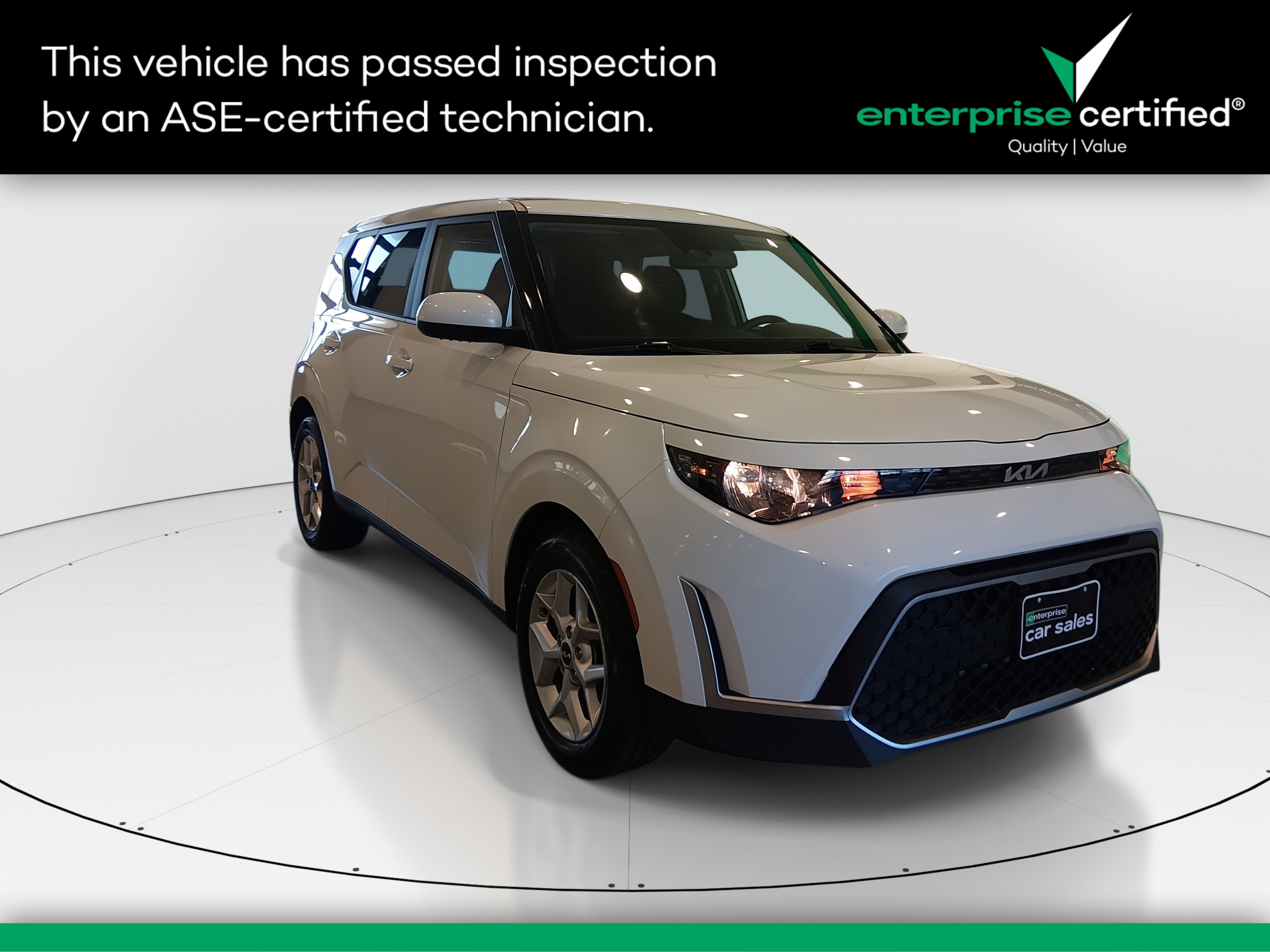 2023 Kia Soul LX's photo