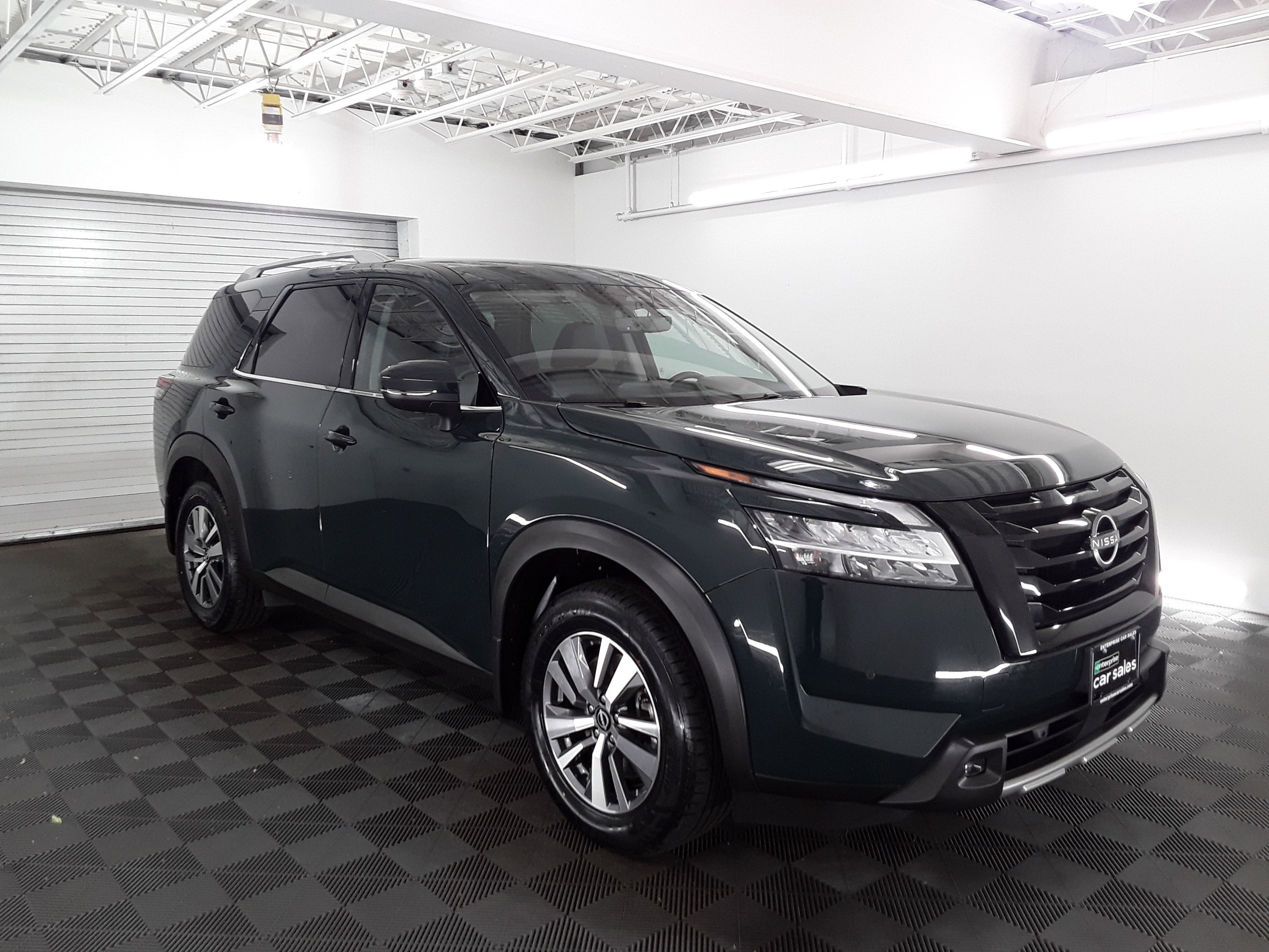 2023 Nissan Pathfinder SL 4WD