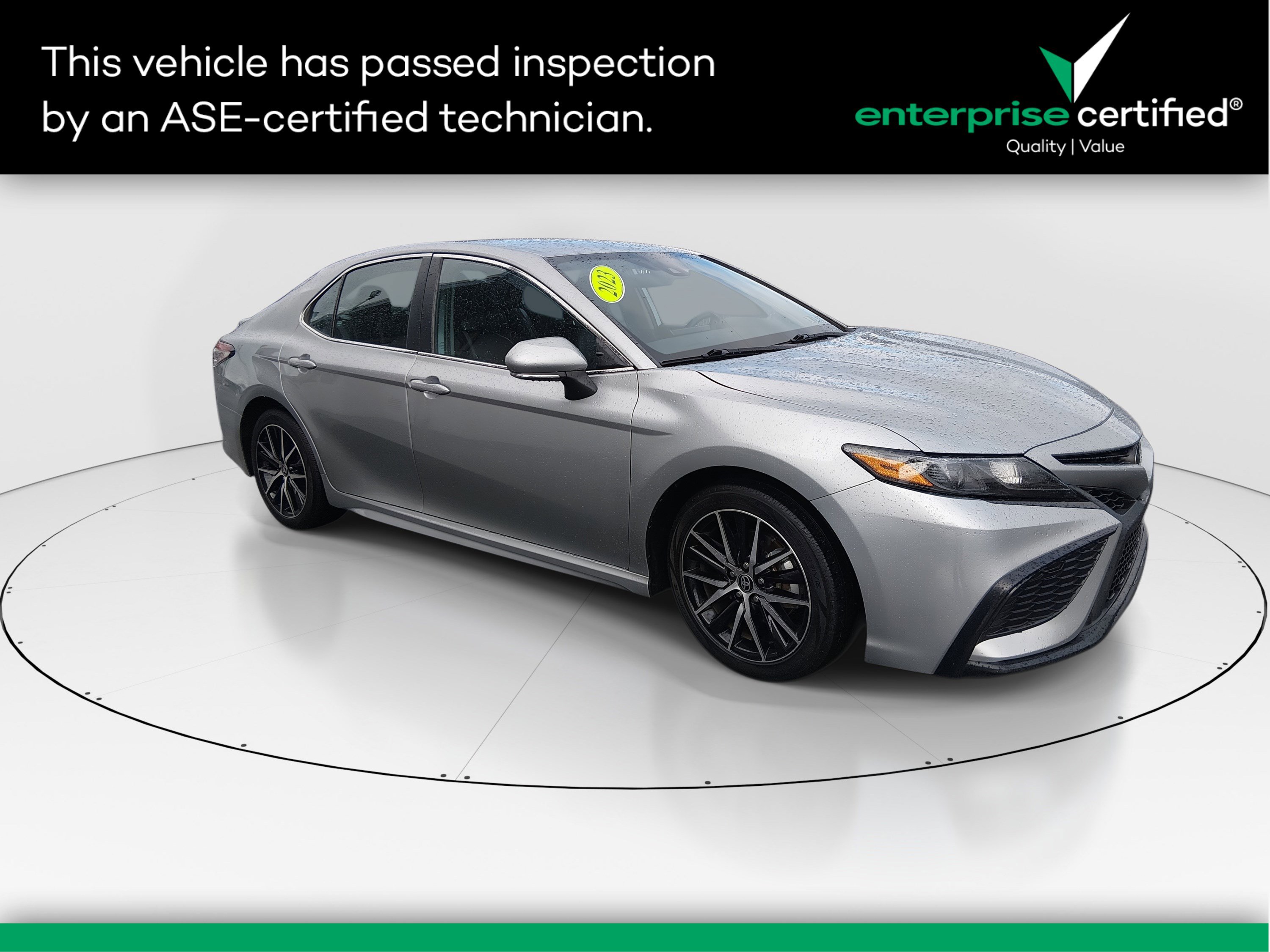 2023 Toyota Camry SE's photo