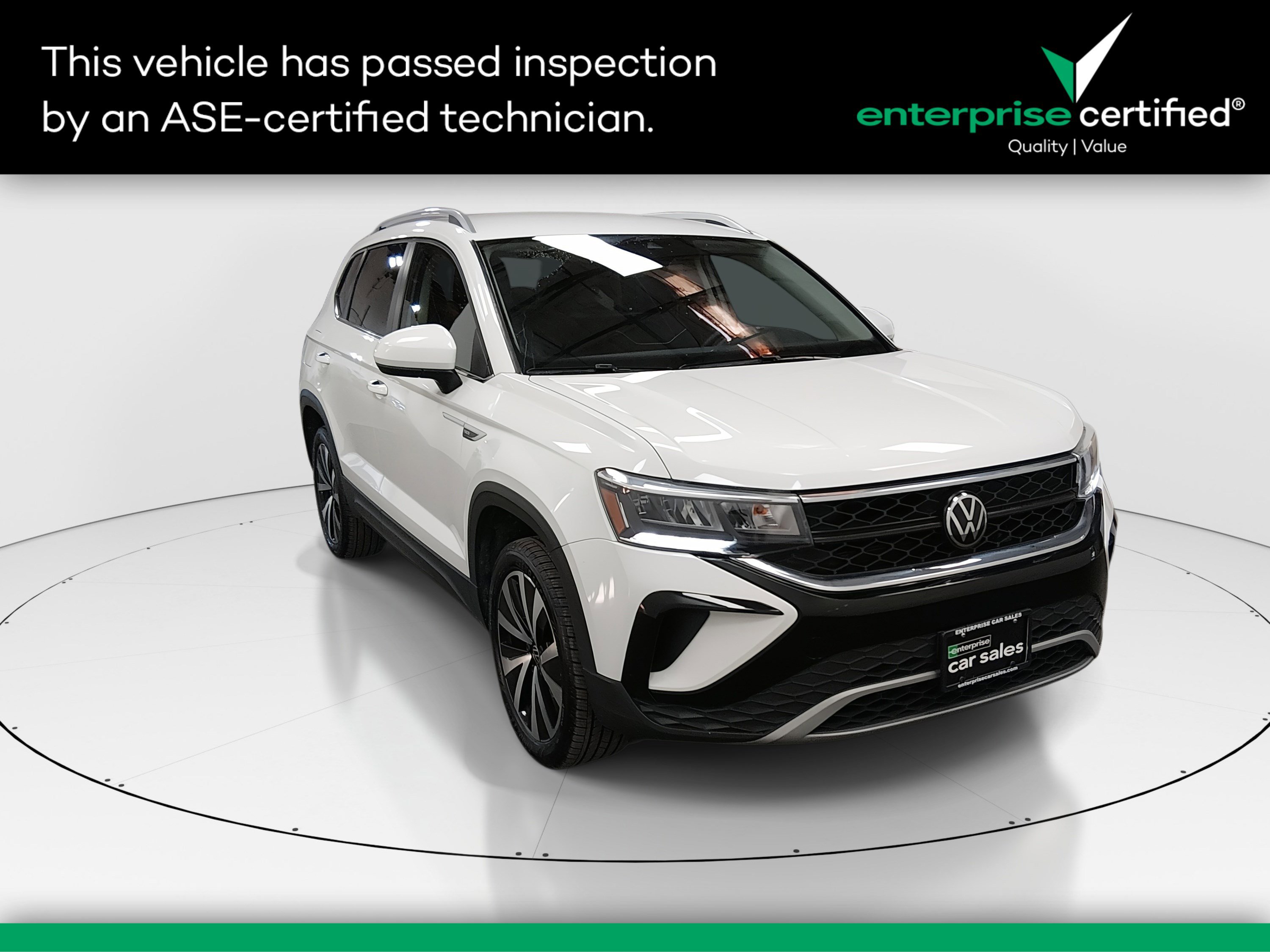 2024 Volkswagen Taos SE's photo