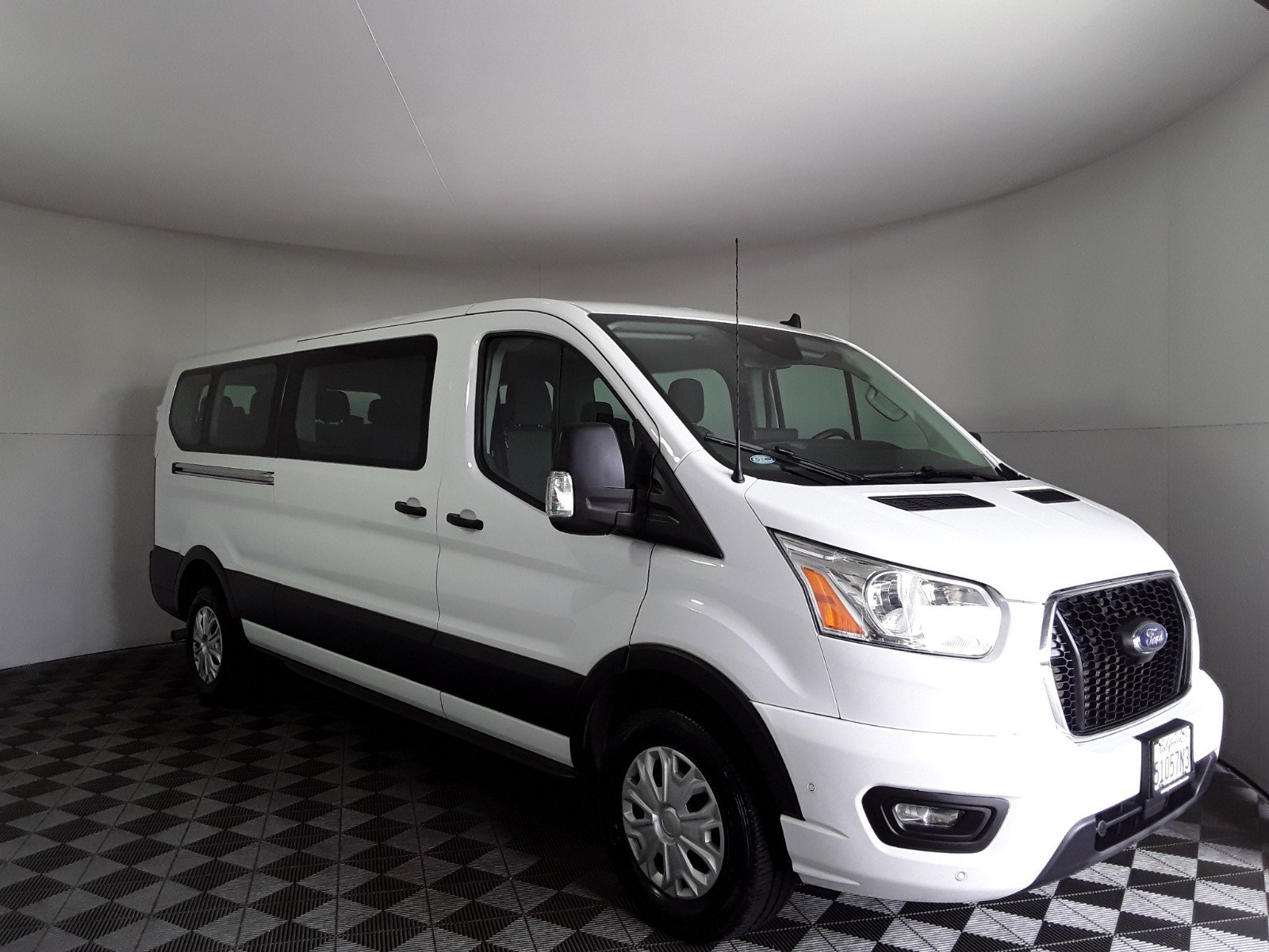 2022 Ford Transit Passenger Wagon T-350 148