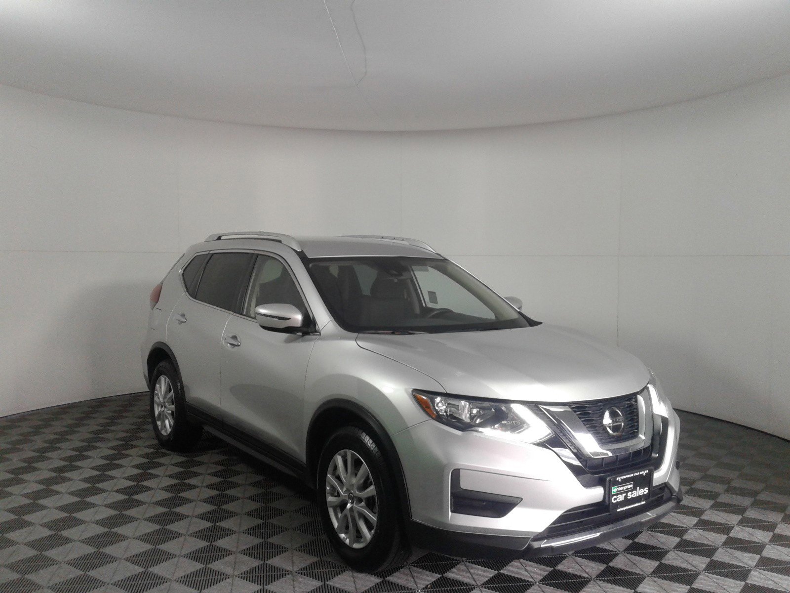 Used 2019 Nissan Rogue SV FWD