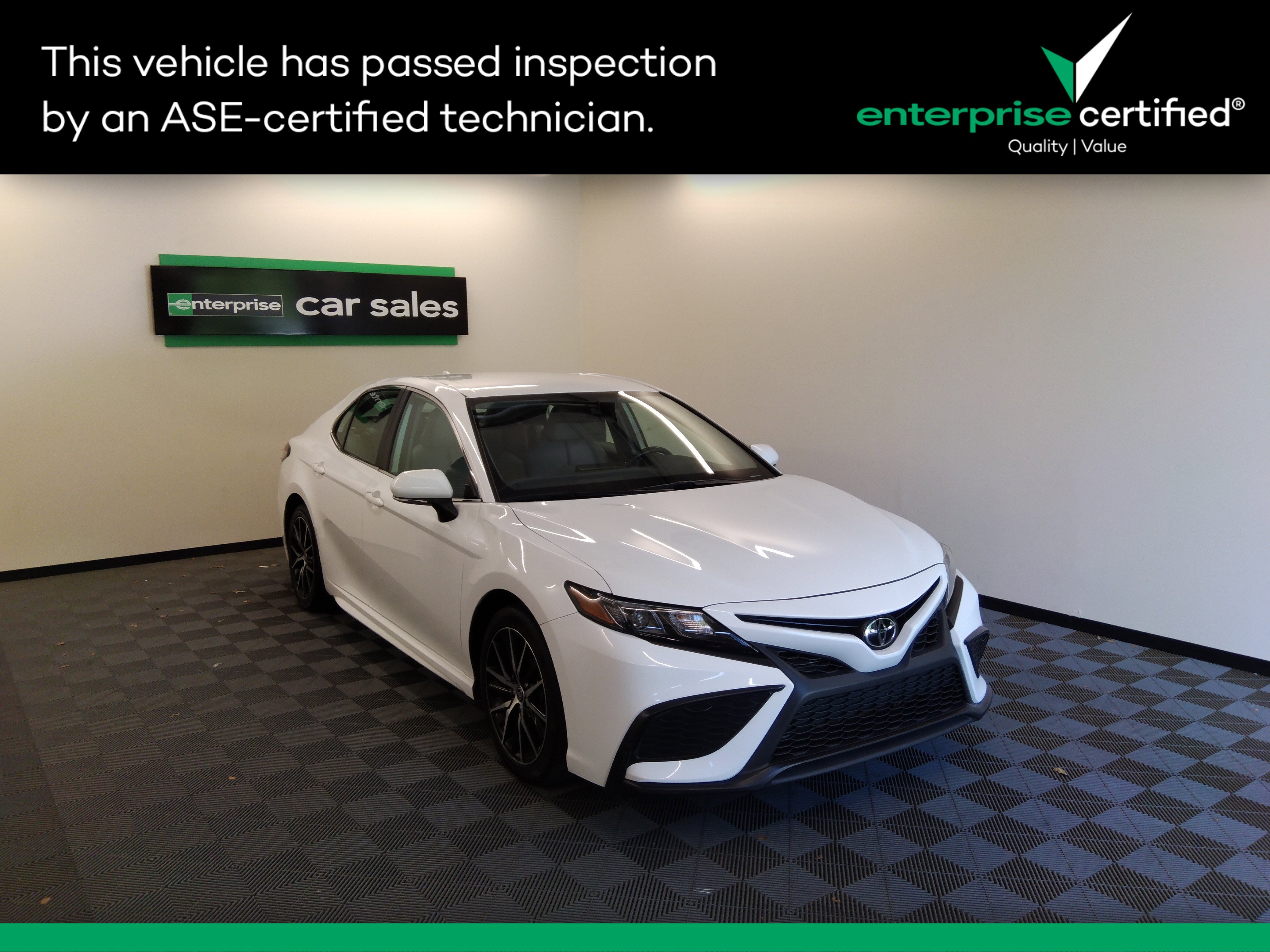 2023 Toyota Camry SE Auto