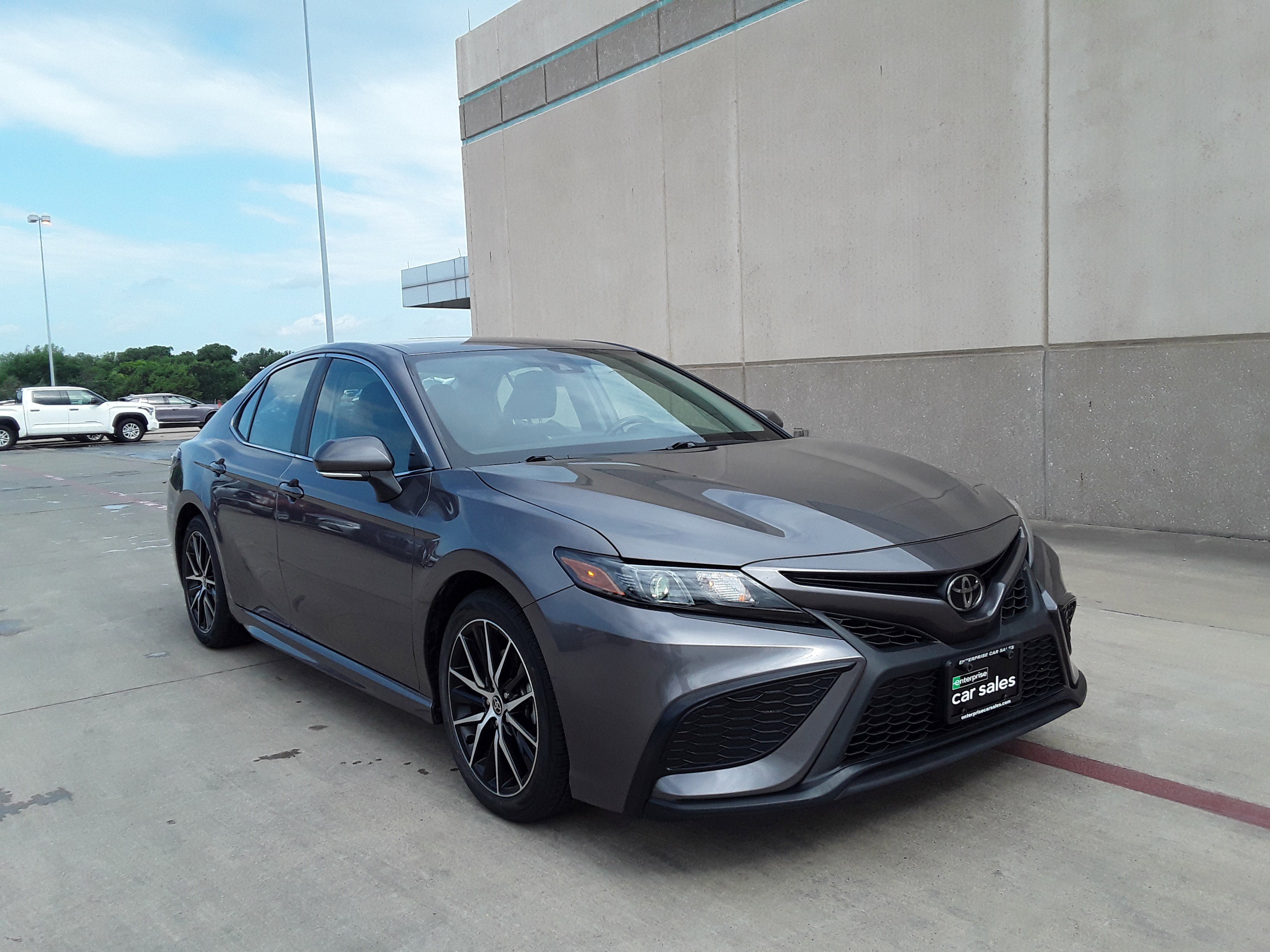2022 Toyota Camry SE Auto