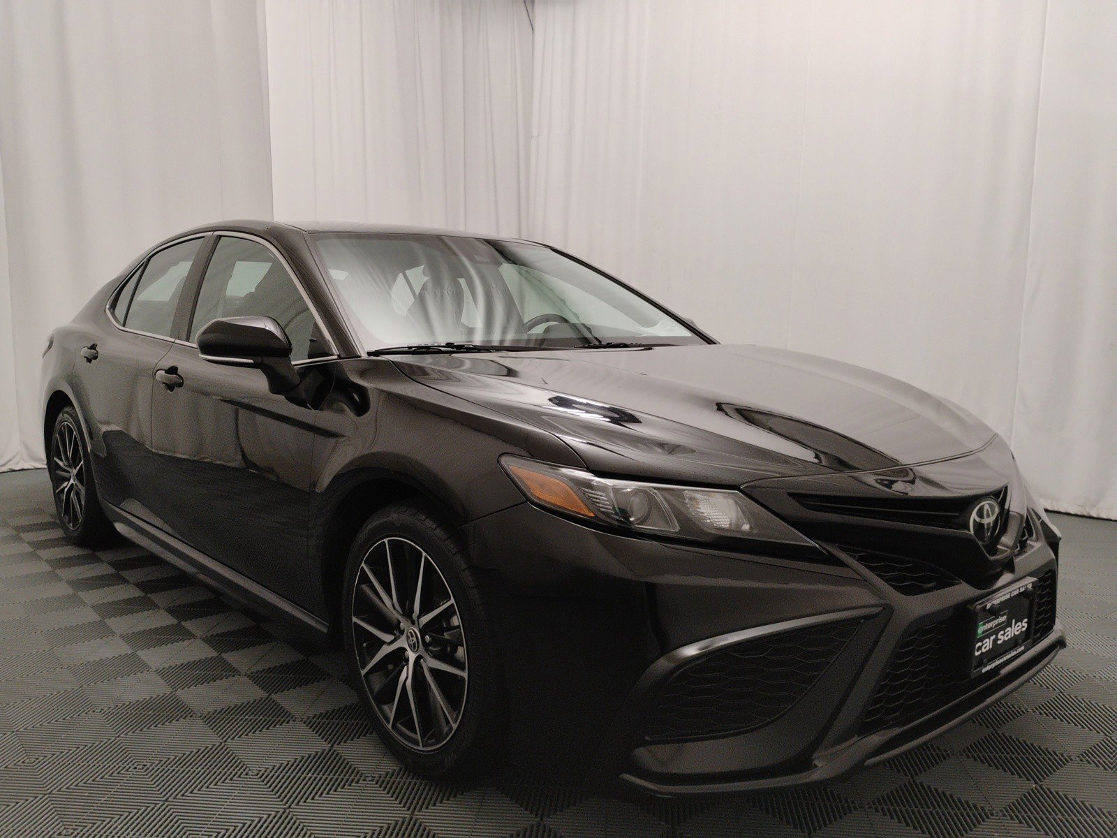 2022 Toyota Camry SE Auto