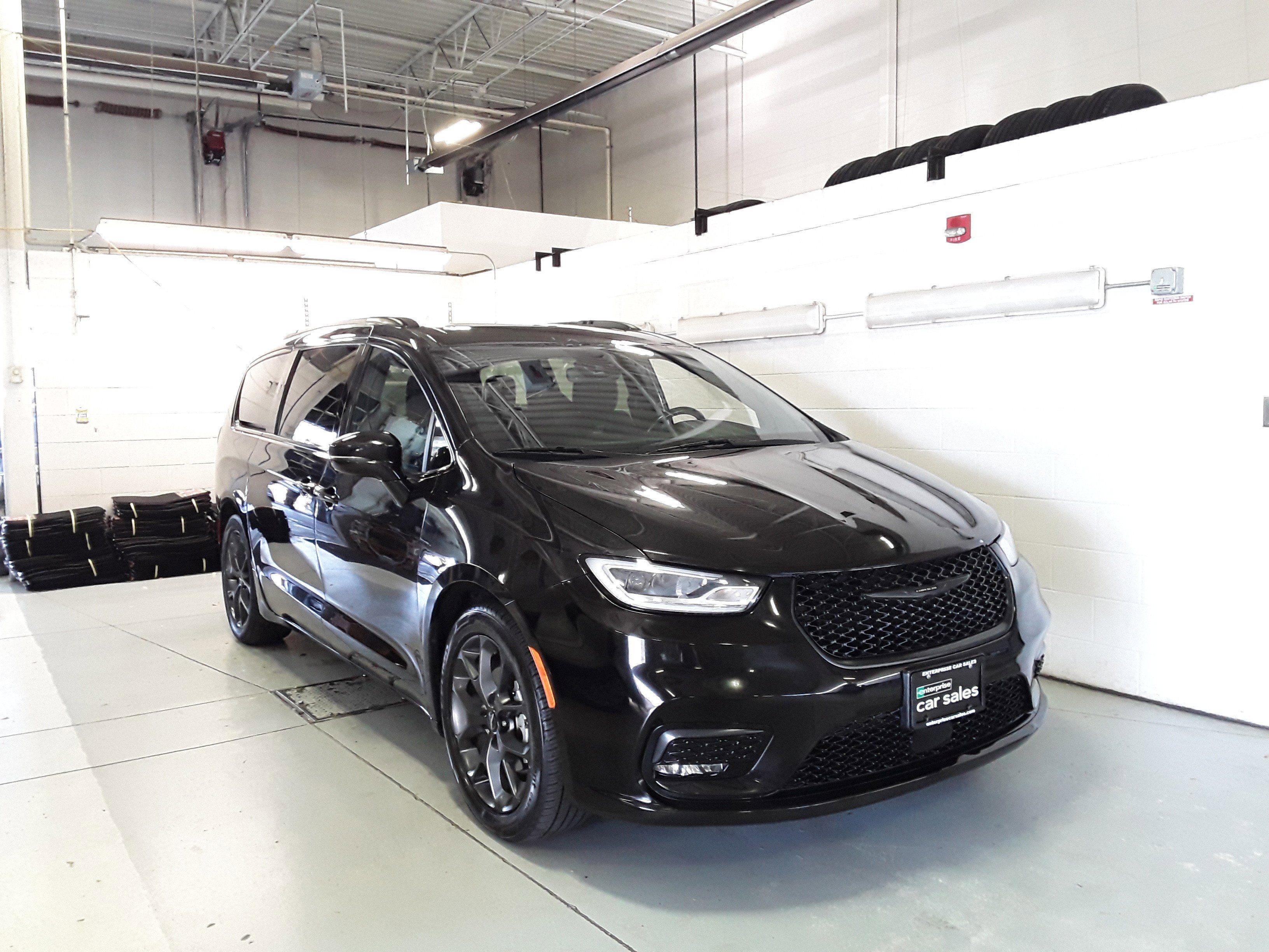 Used 2021 Chrysler Pacifica Touring FWD