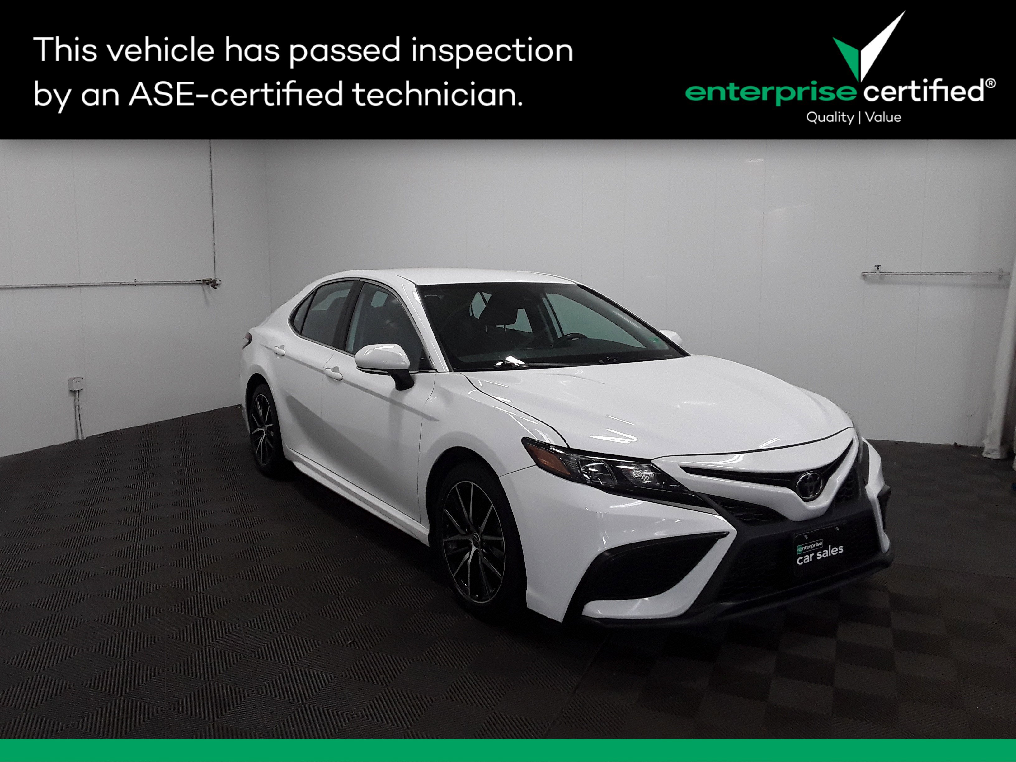 2022 Toyota Camry SE Auto