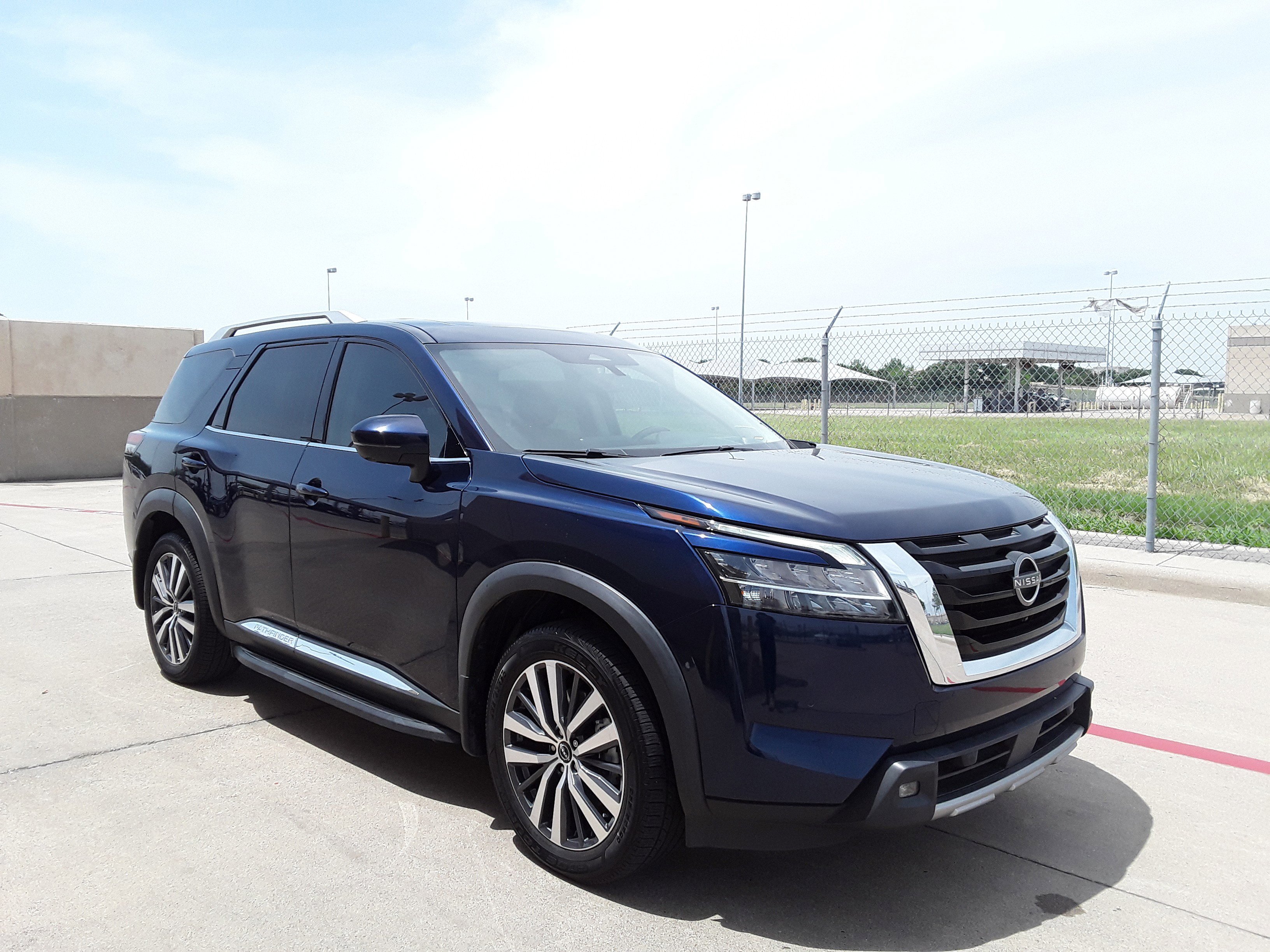 2022 Nissan Pathfinder Platinum 2WD