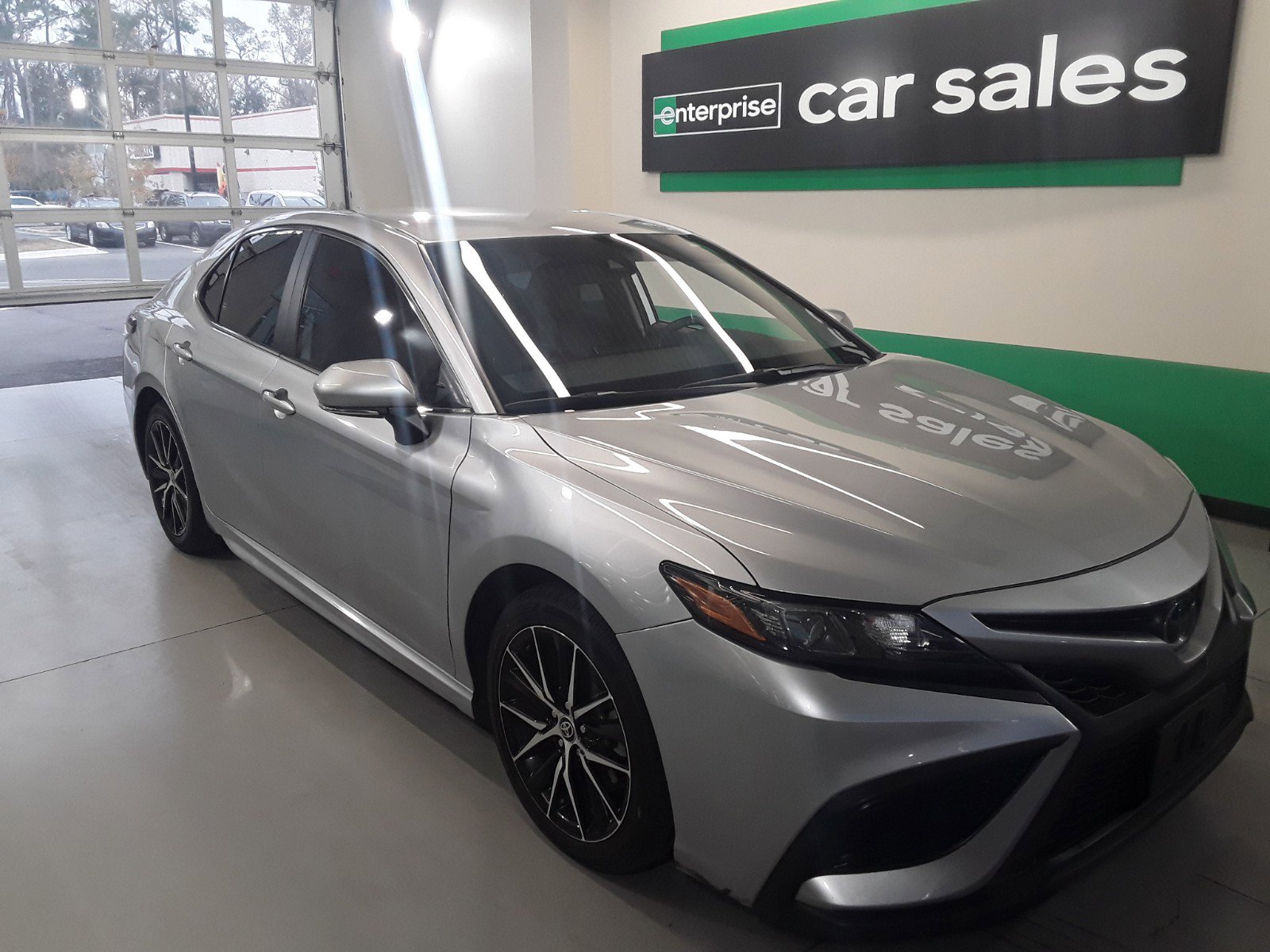 2022 Toyota Camry SE Auto