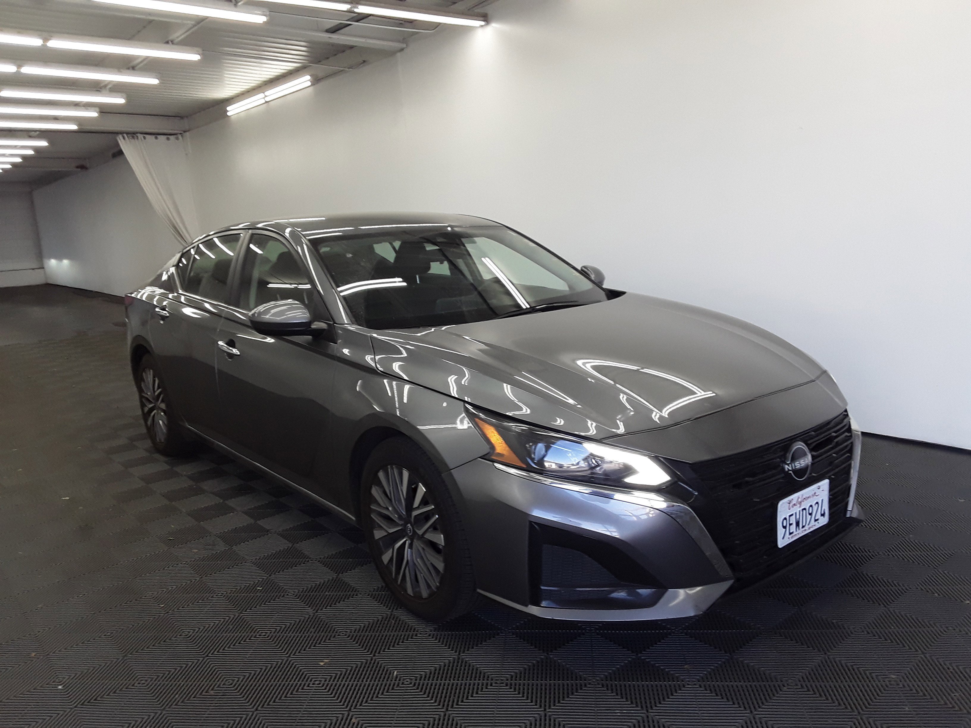 2023 Nissan Altima 2.5 SV Sedan
