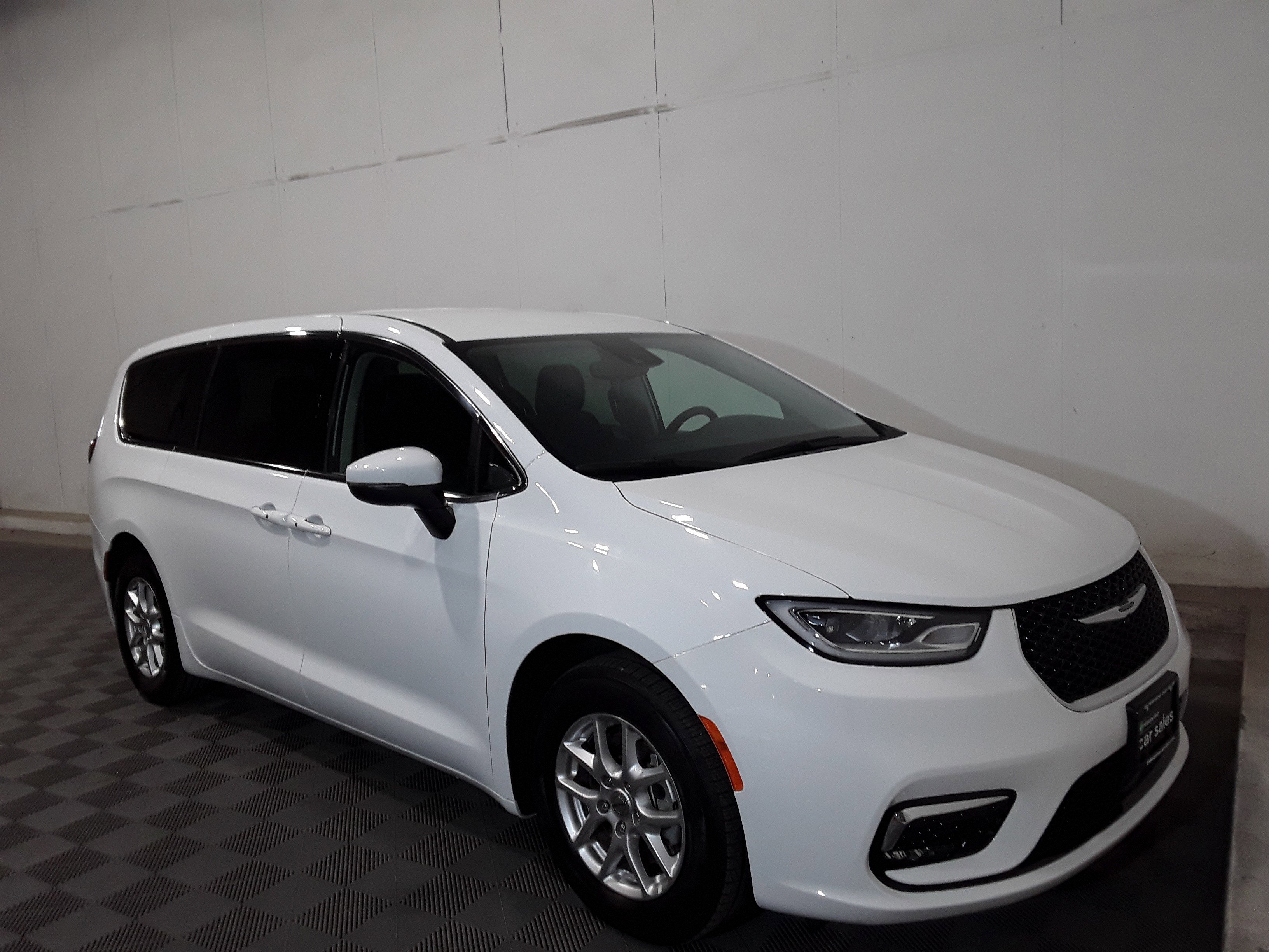 2023 Chrysler Pacifica Touring L FWD