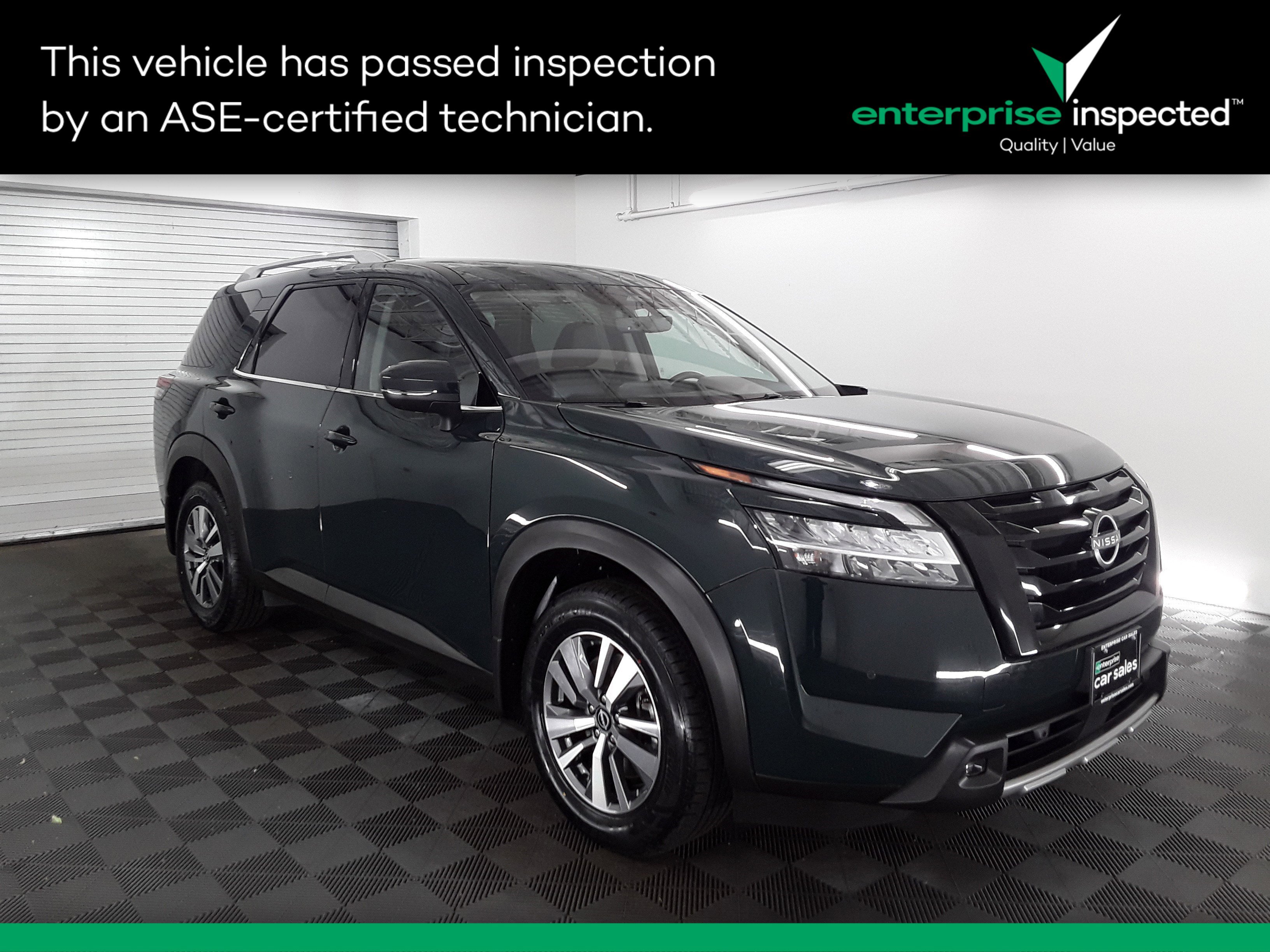 2023 Nissan Pathfinder SL 4WD