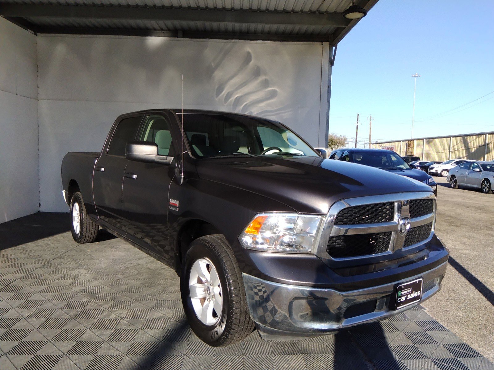 2019 Ram 1500 Classic SLT 4x2 Crew Cab 6'4