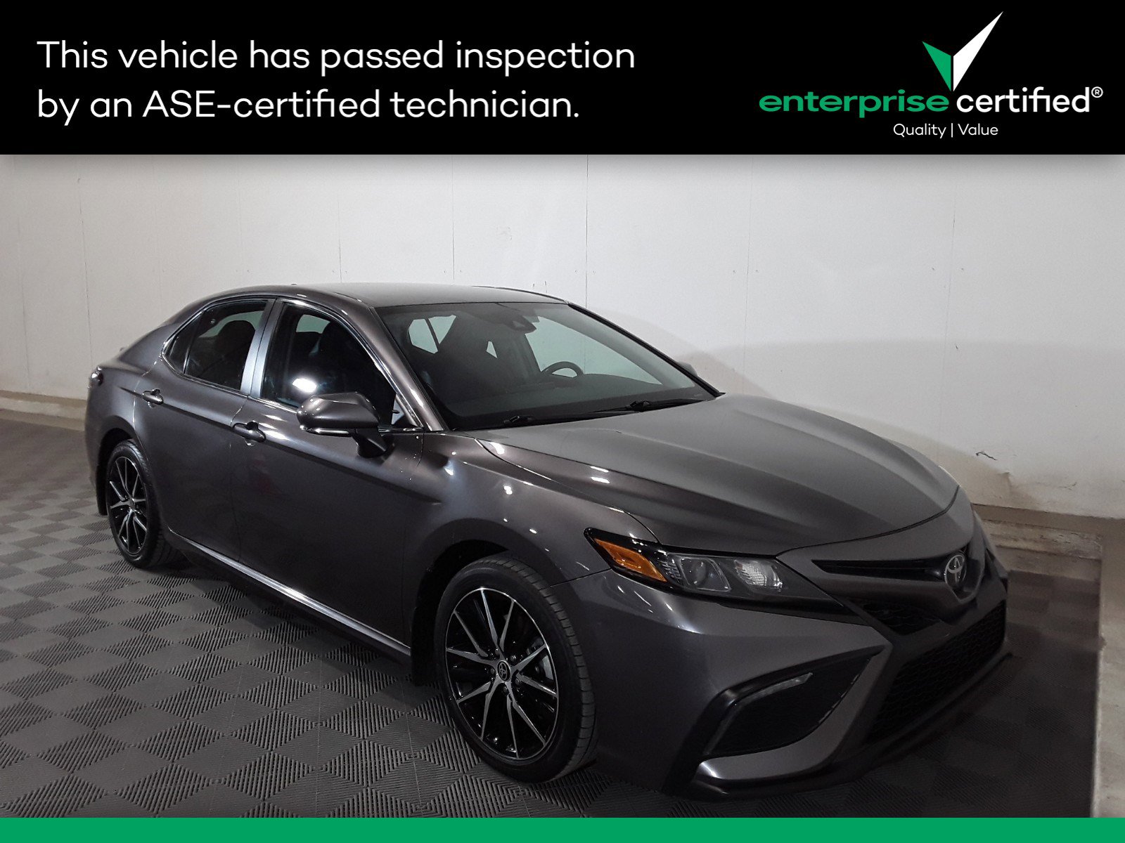 Used 2023 Toyota Camry SE Auto