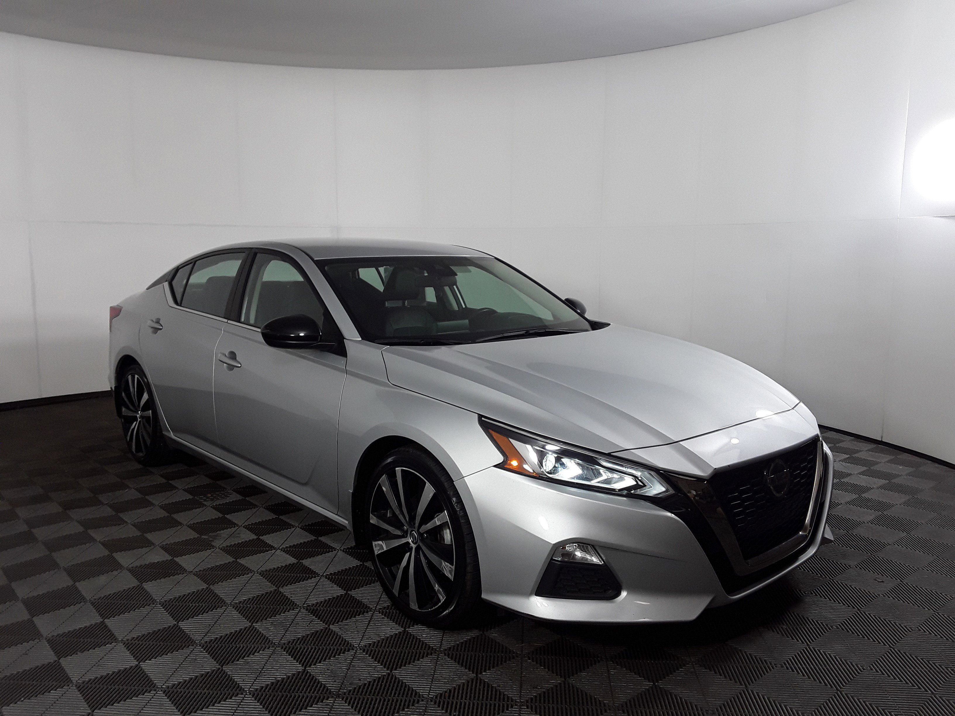 2022 Nissan Altima 2.5 SR Sedan