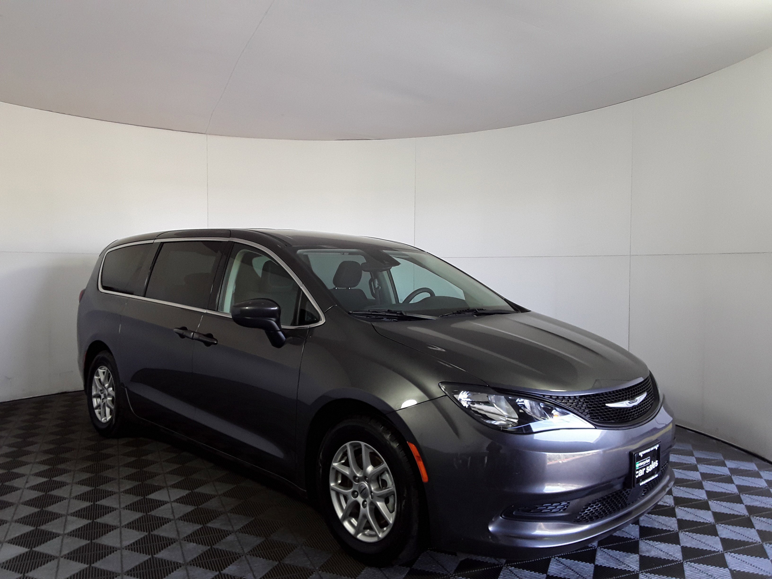 2023 Chrysler Voyager LX FWD