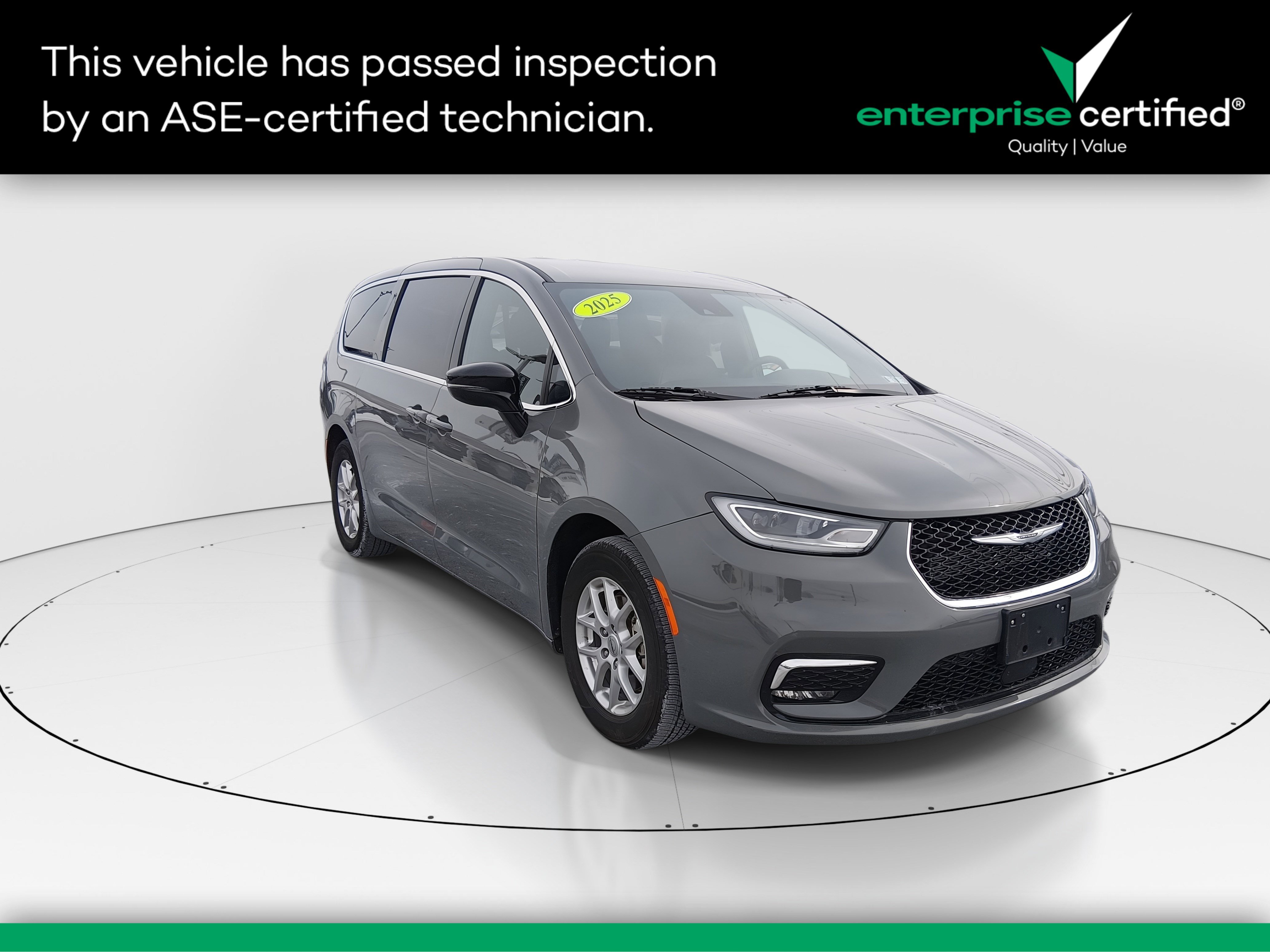 Used 2025 Chrysler Pacifica Select FWD