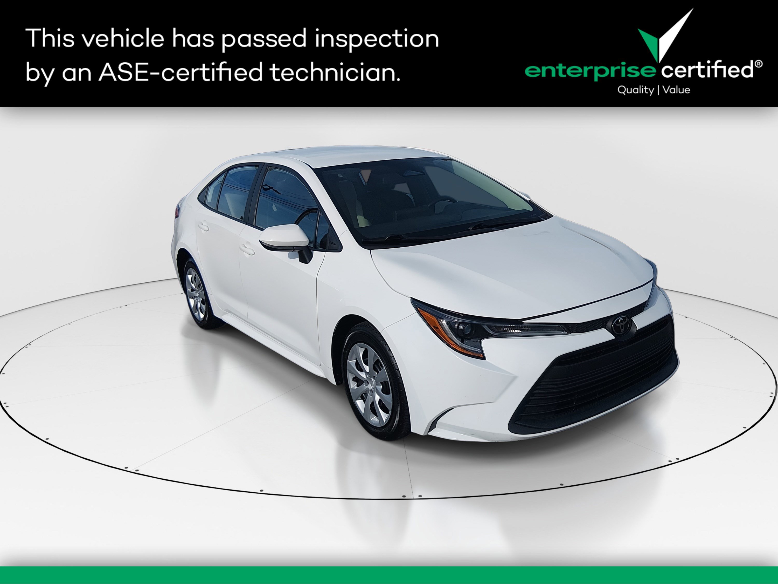 2024 Toyota Corolla LE's photo