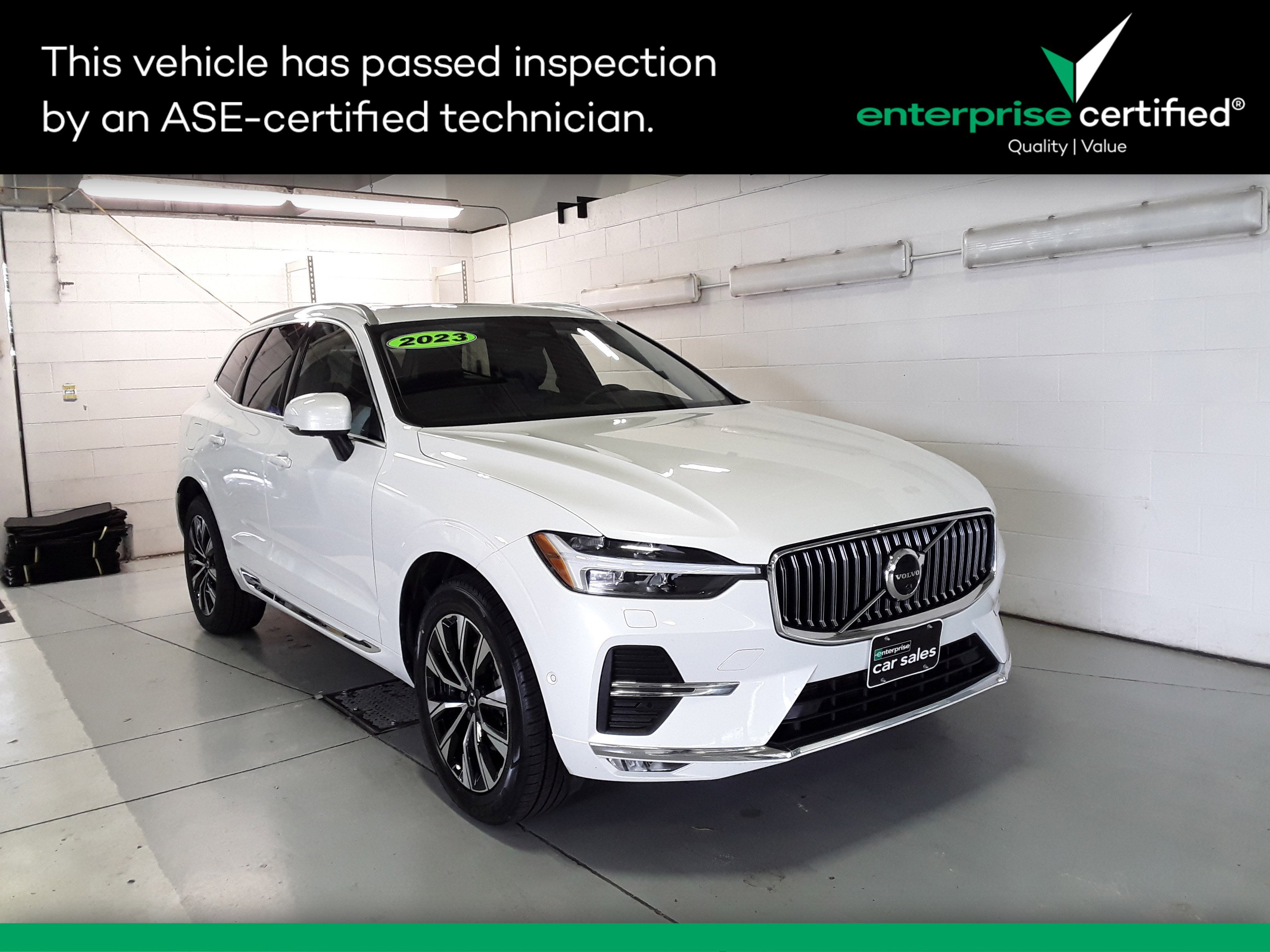 2023 Volvo XC60 B5 AWD Plus Bright Theme