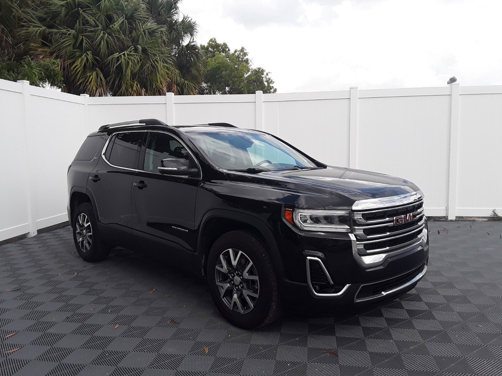 2023 GMC Acadia FWD 4dr SLT