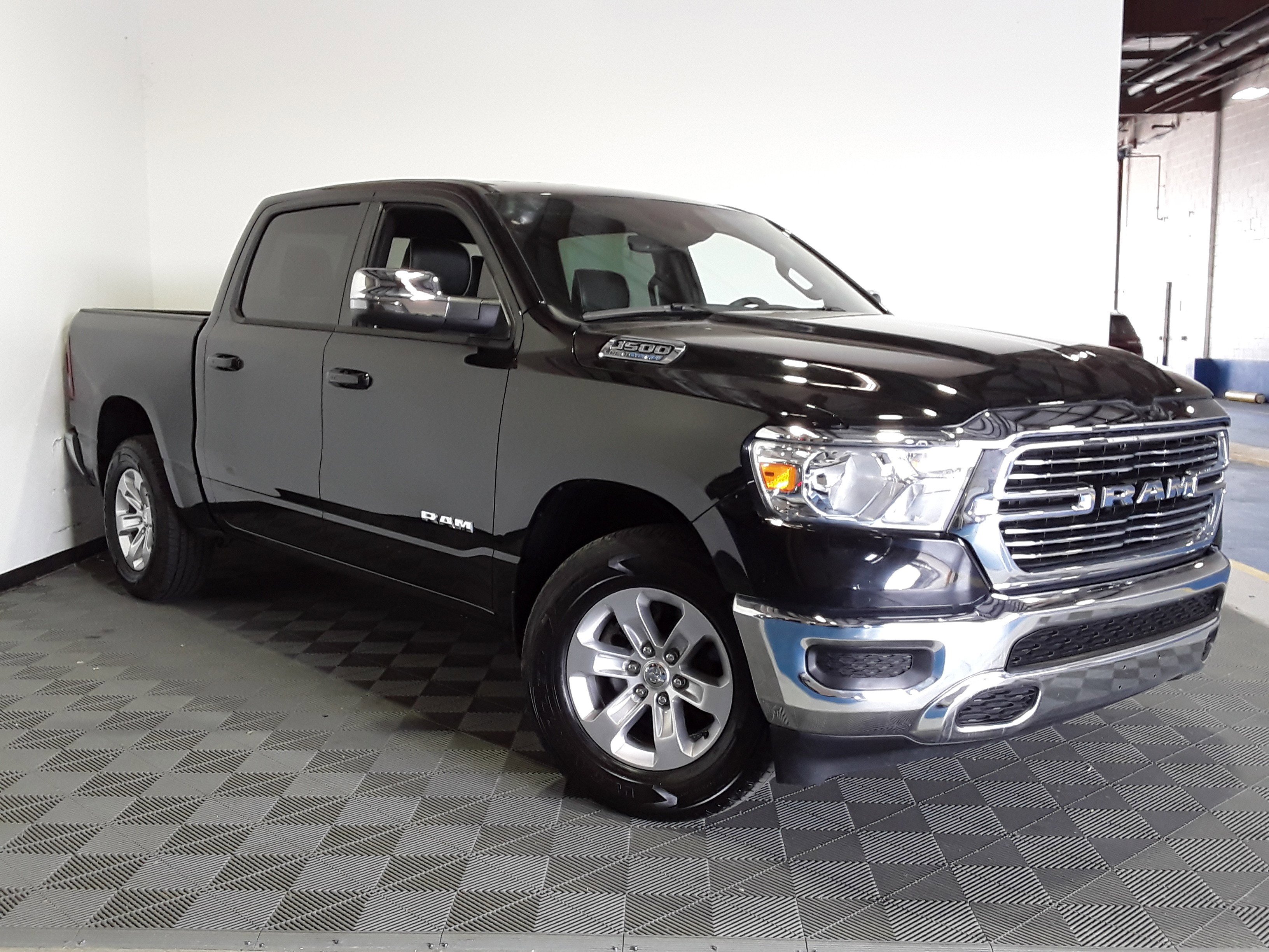 2024 Ram 1500 Laramie 4x4 Crew Cab 5'7