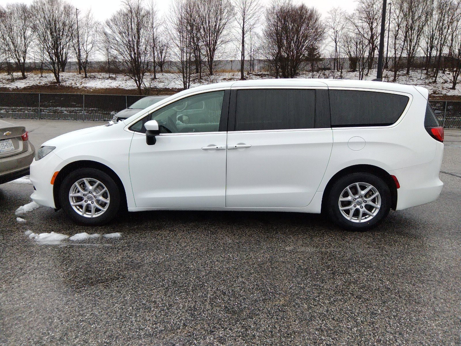 2023 Chrysler Voyager LX FWD