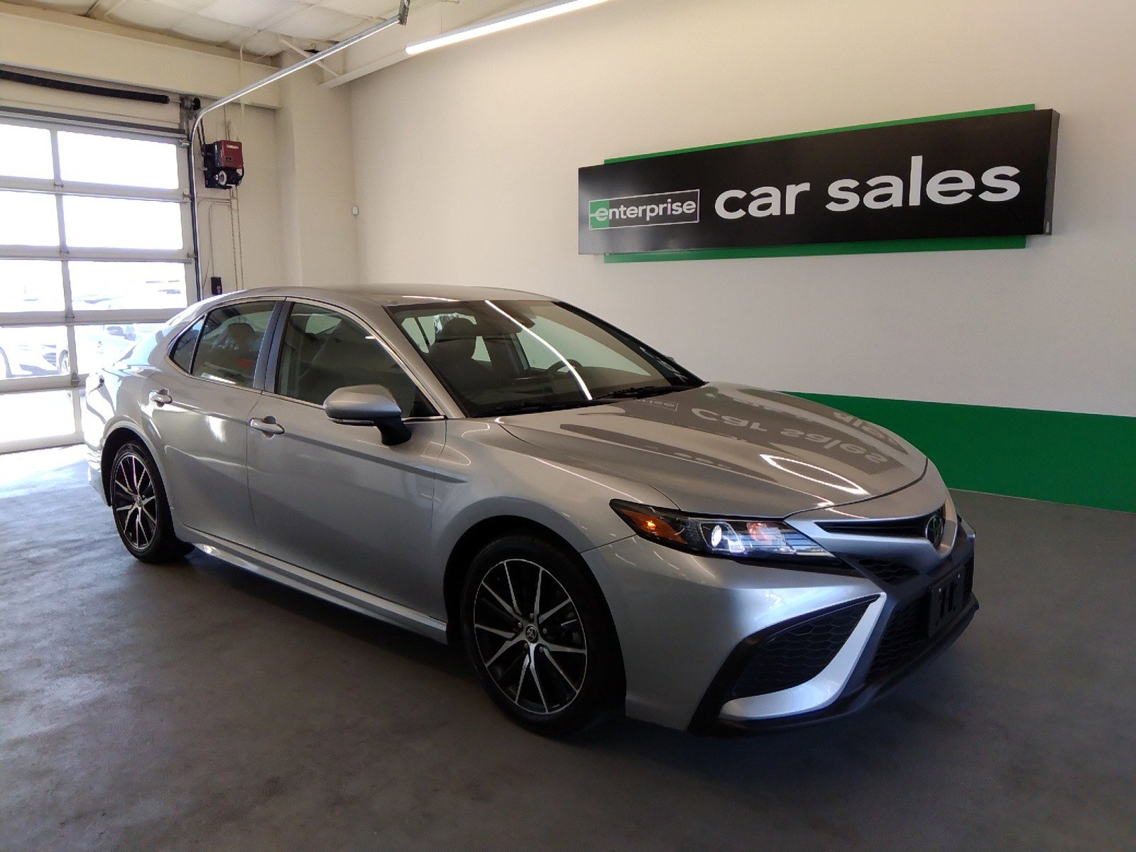 2022 Toyota Camry SE Auto