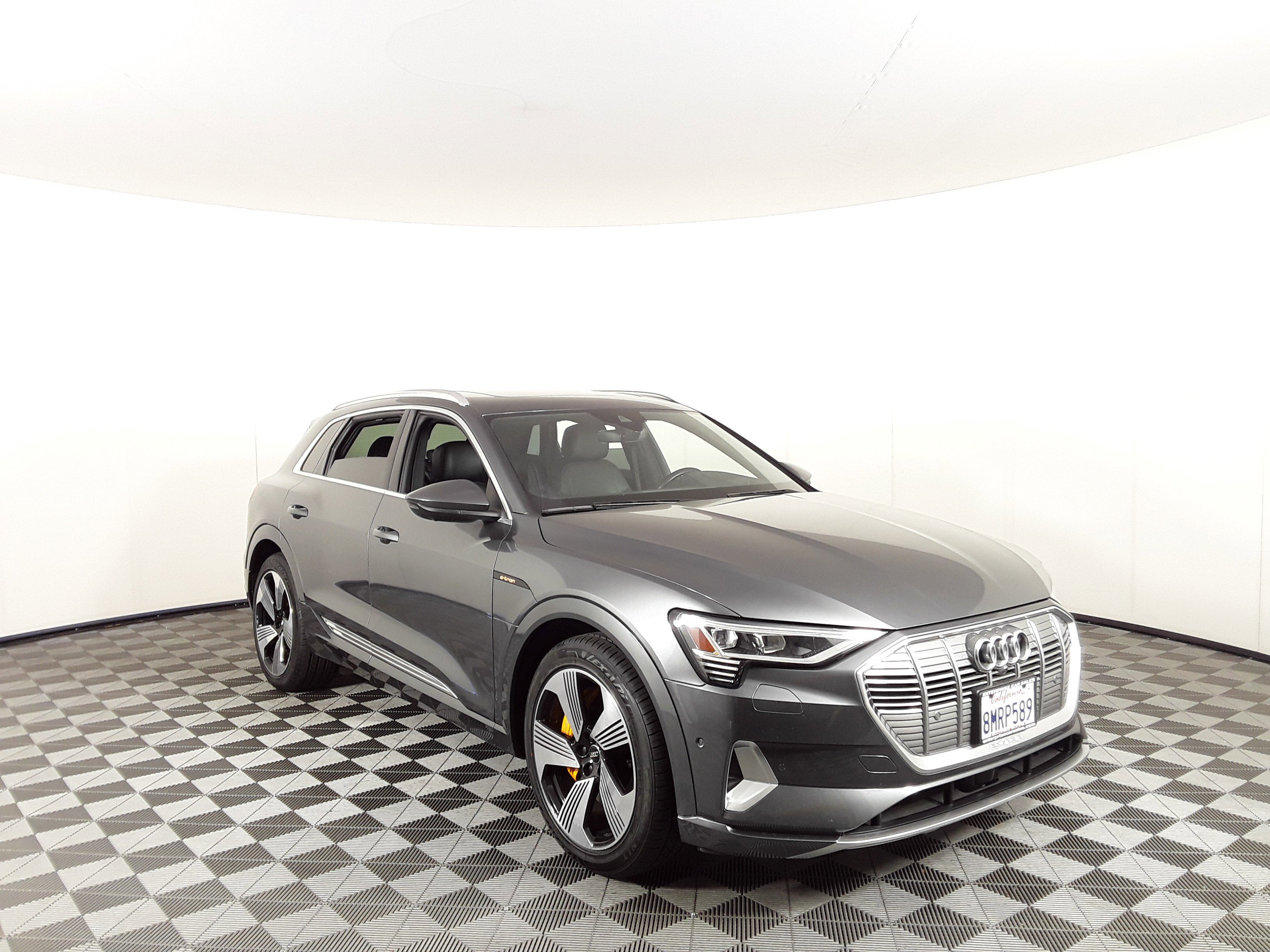 2019 Audi e-tron Prestige quattro