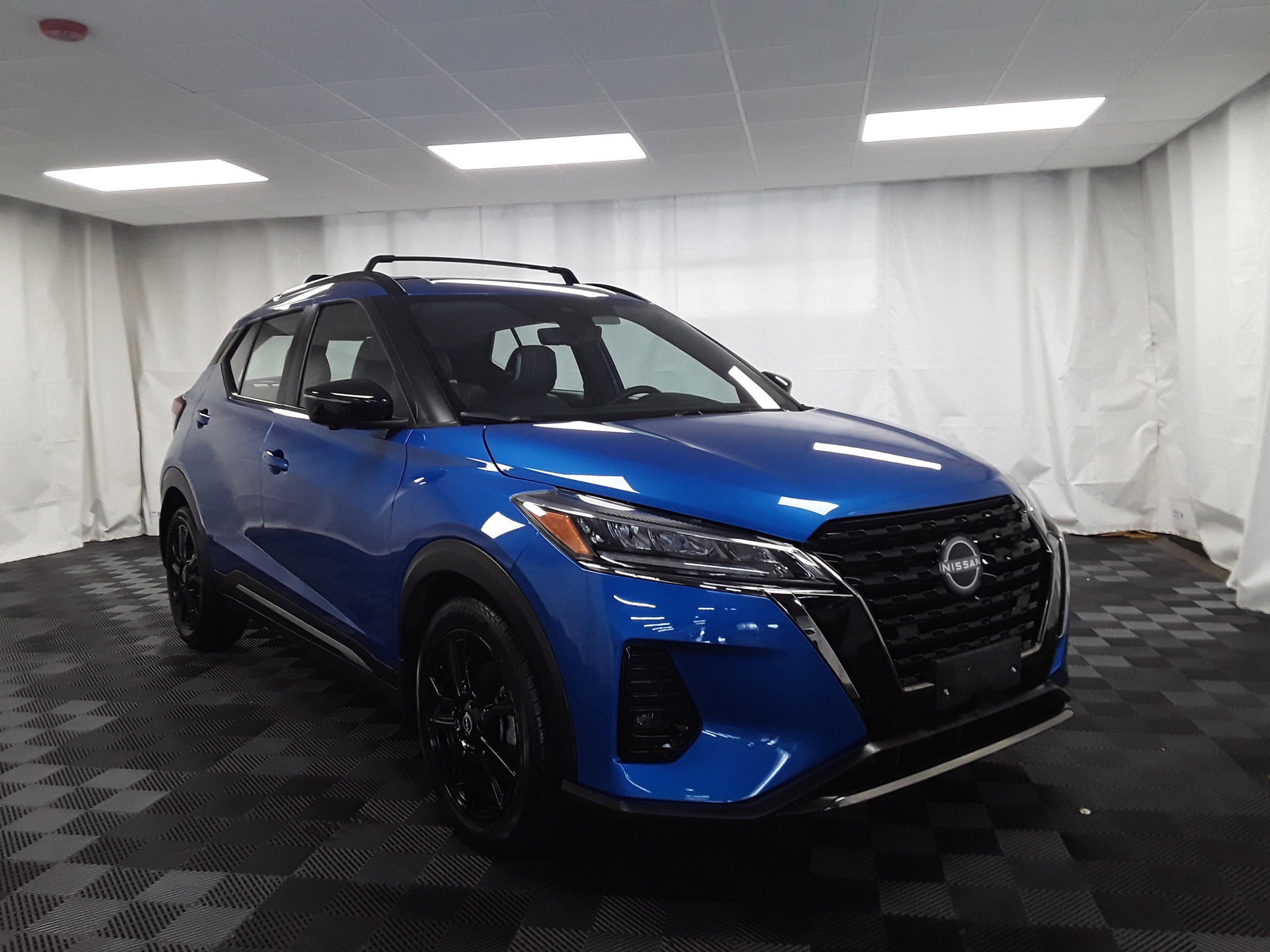2023 Nissan Kicks SR FWD