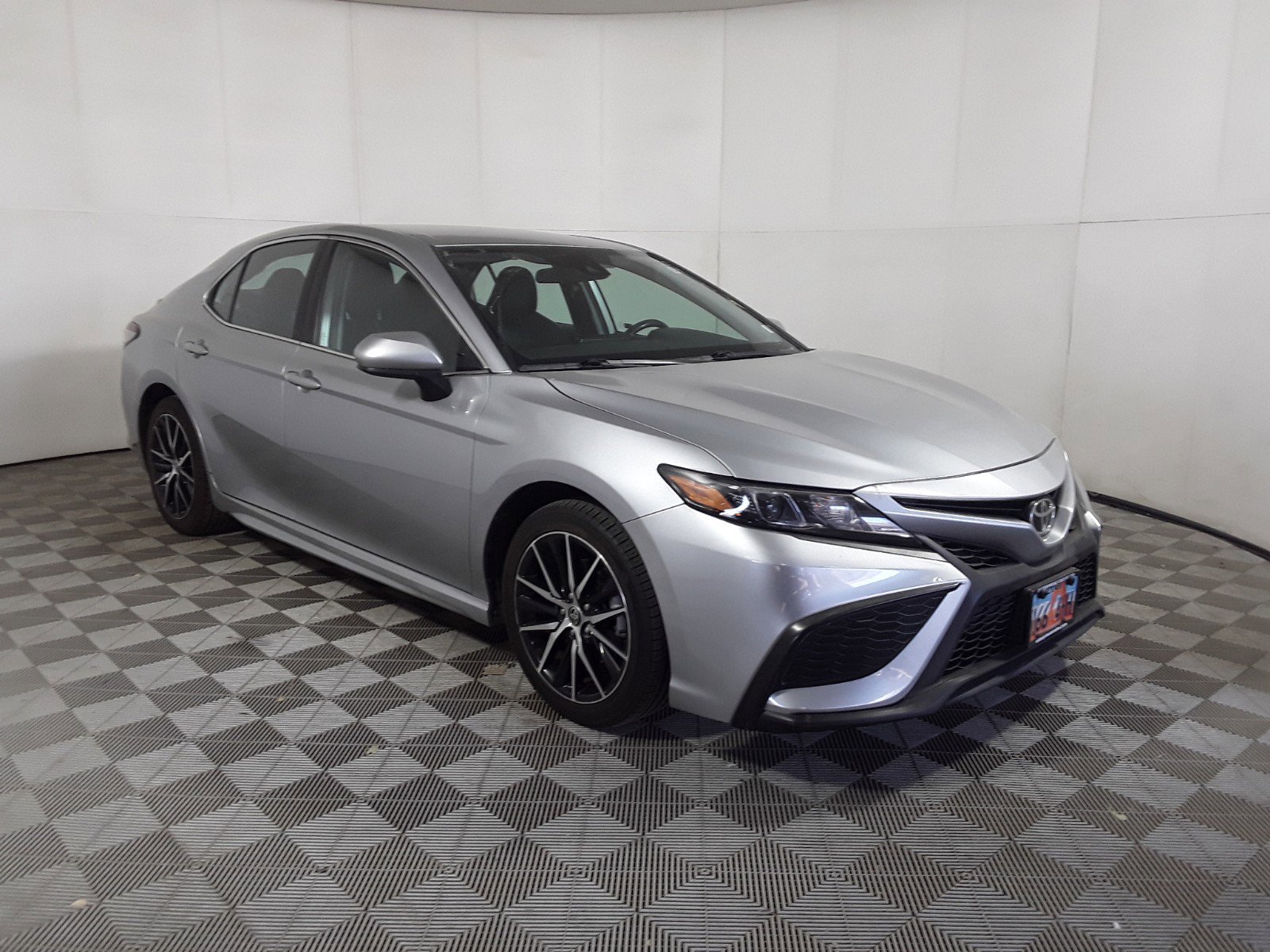 2021 Toyota Camry SE Auto