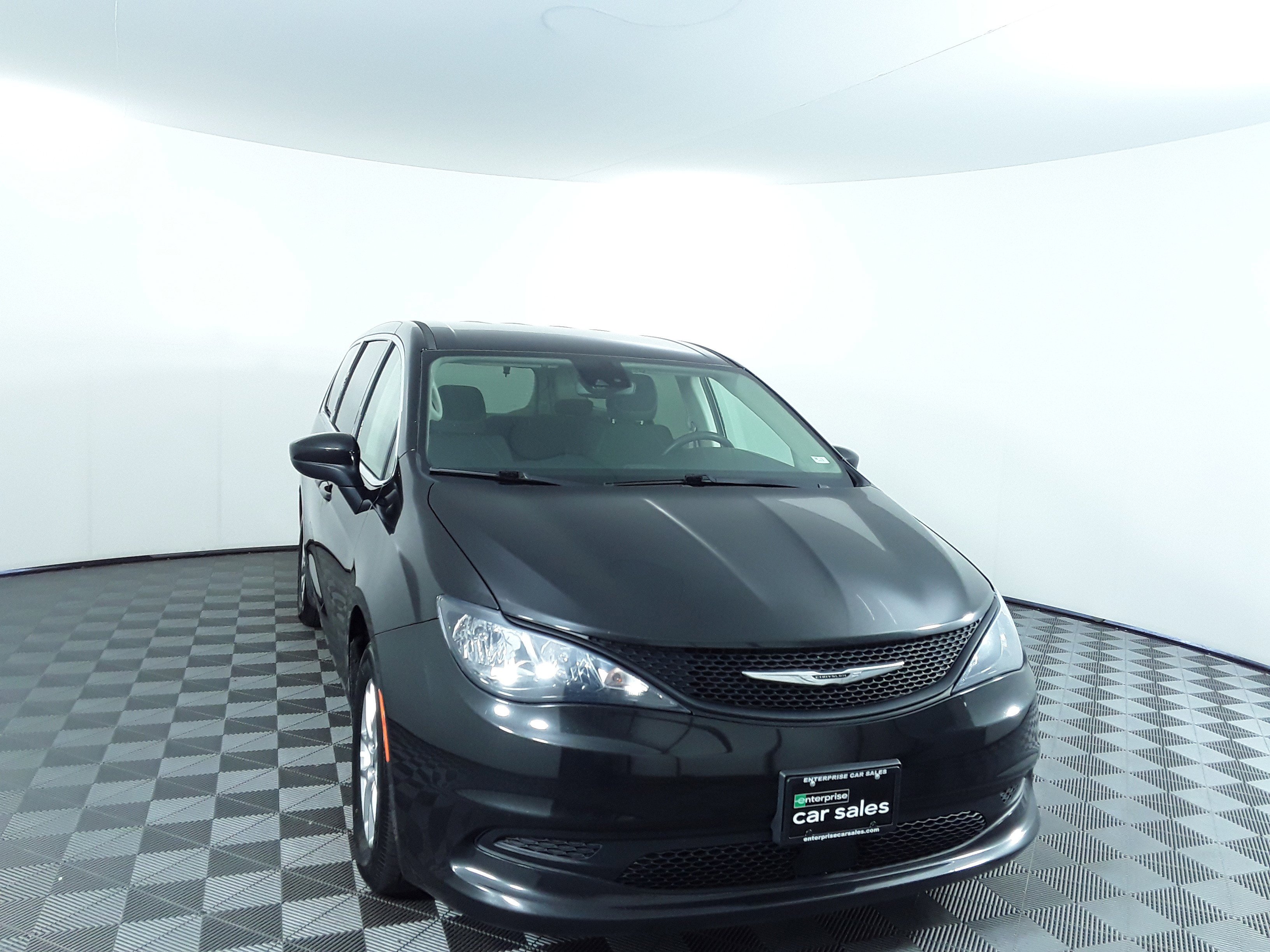 Used 2023 Chrysler Voyager LX FWD's photo