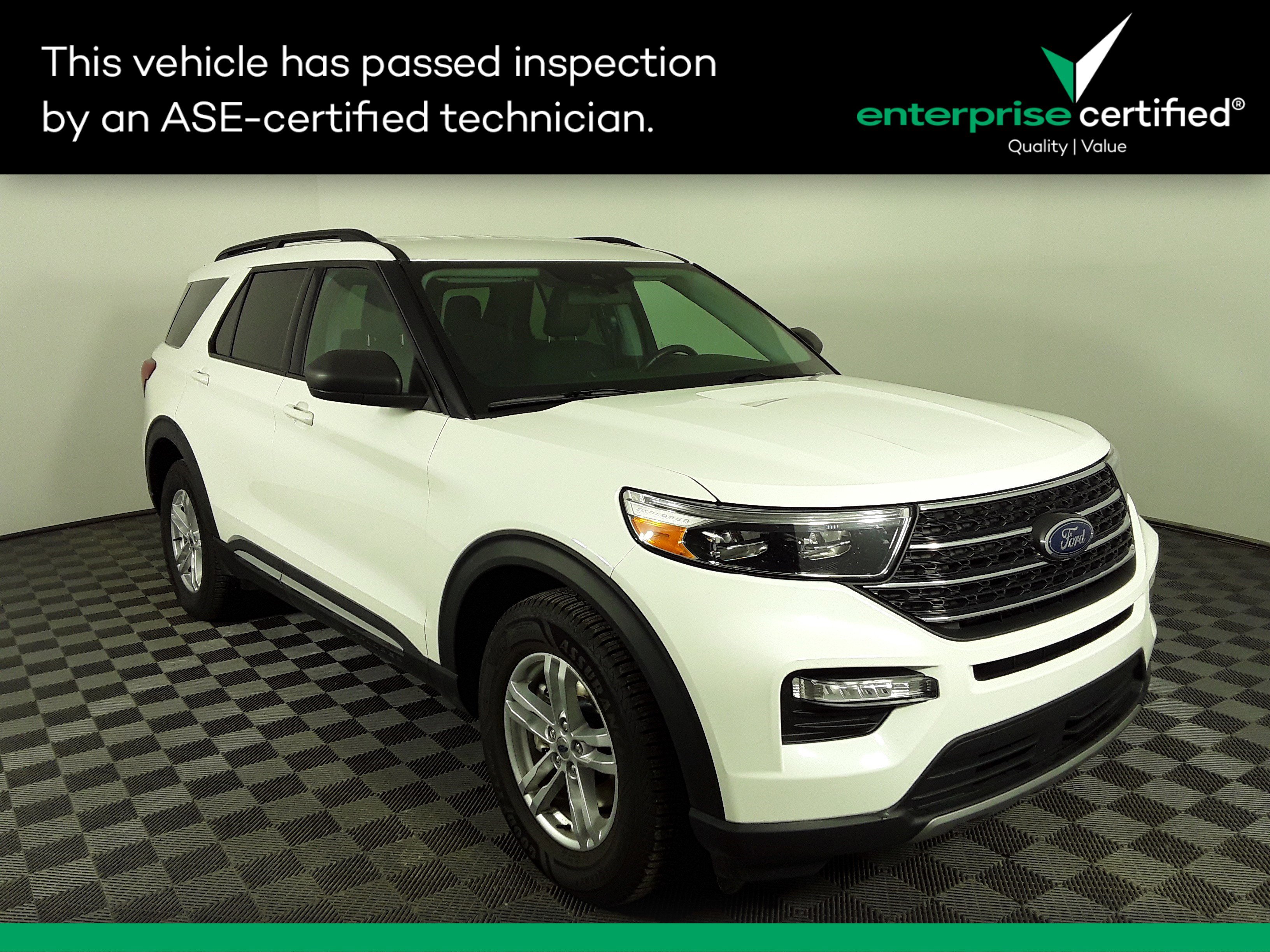 2022 Ford Explorer XLT's photo