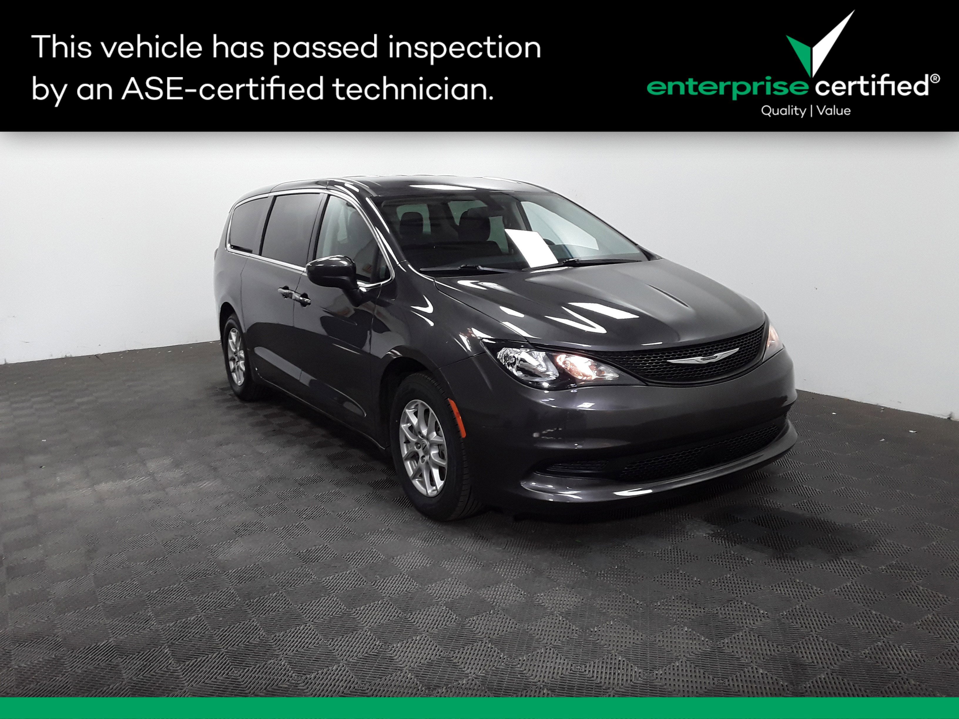 Used 2022 Chrysler Voyager LX FWD's photo