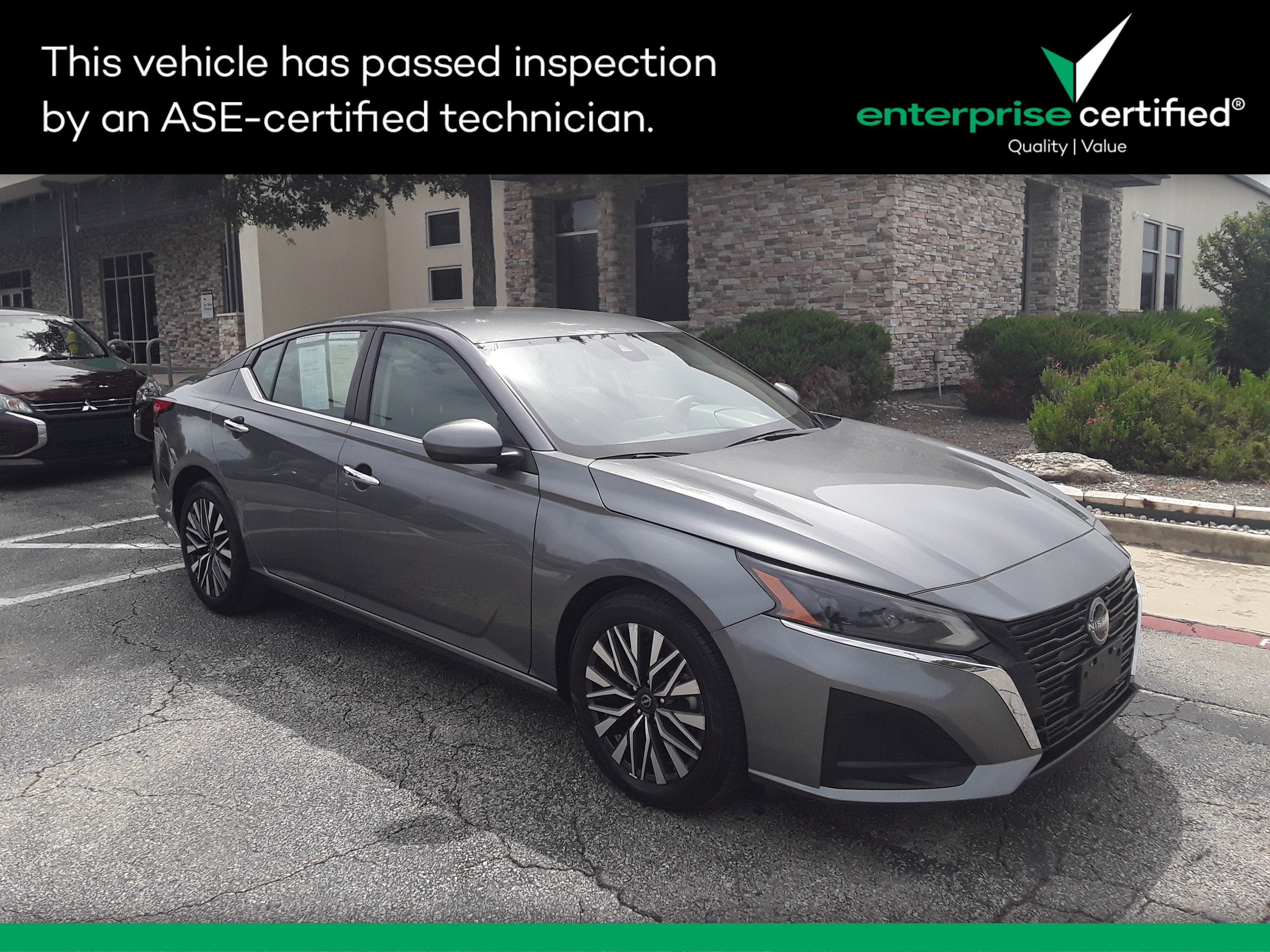 Used 2023 Nissan Altima 2.5 SV Sedan