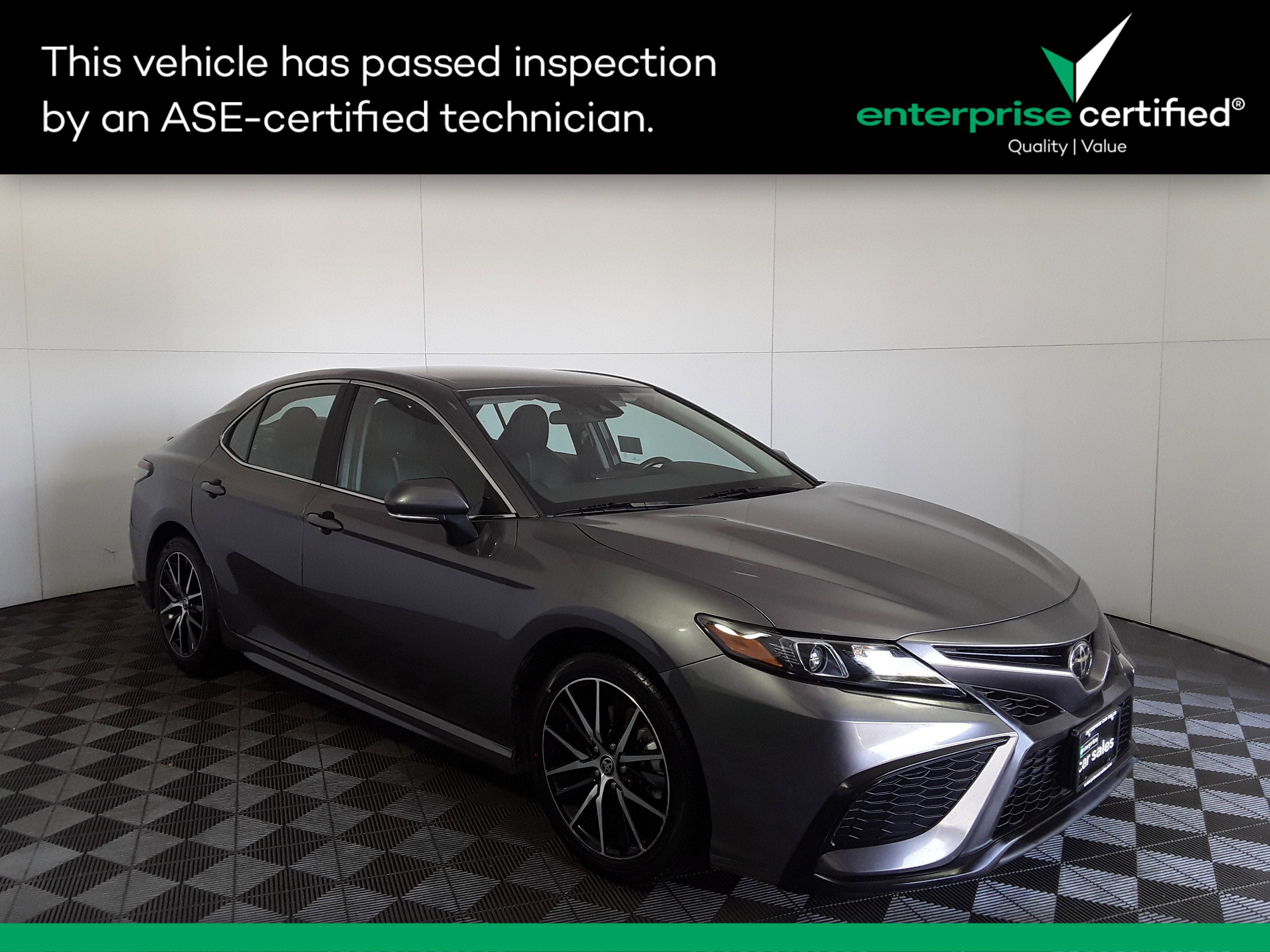 2023 Toyota Camry SE Auto