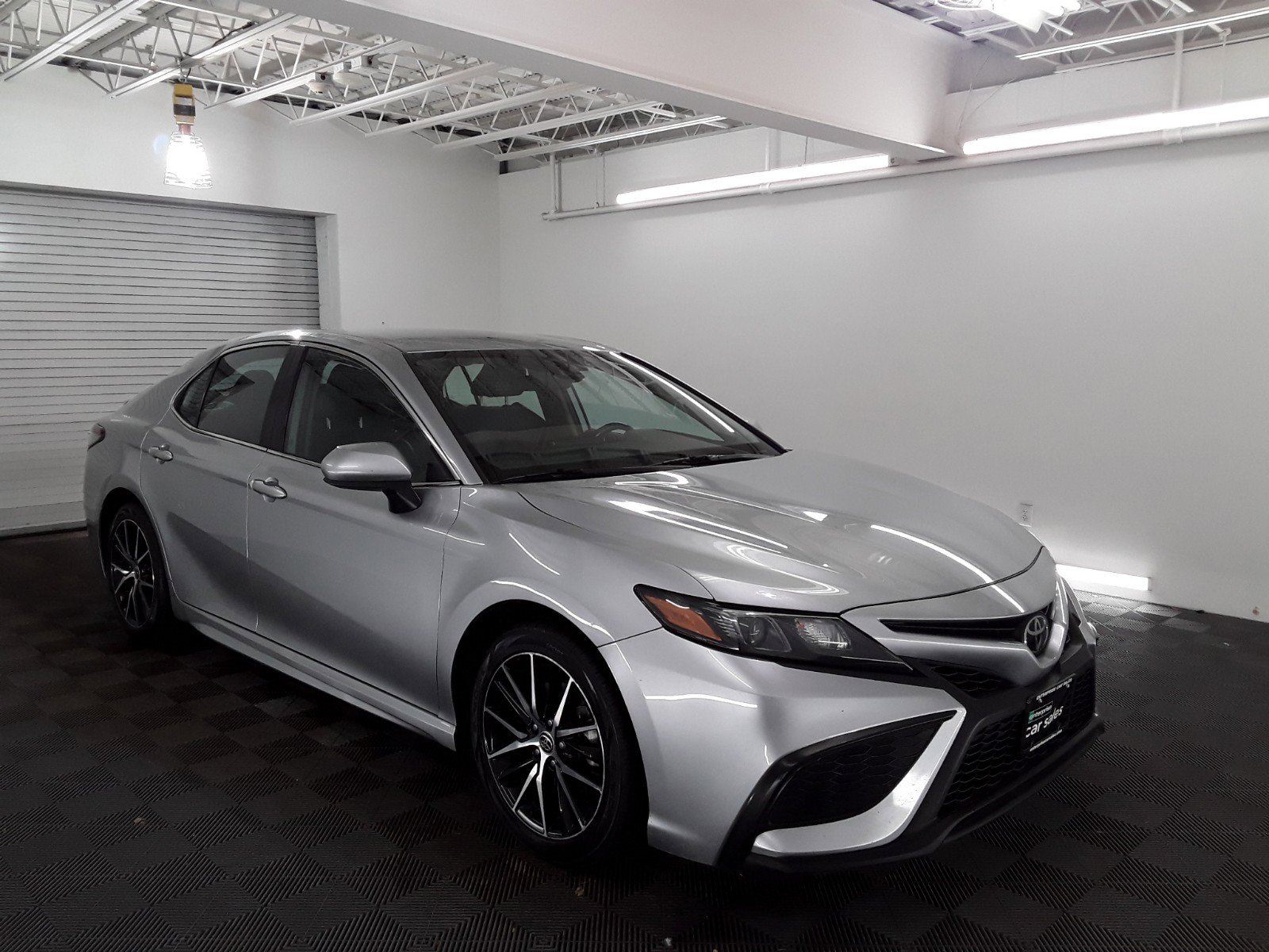 2021 Toyota Camry SE Auto