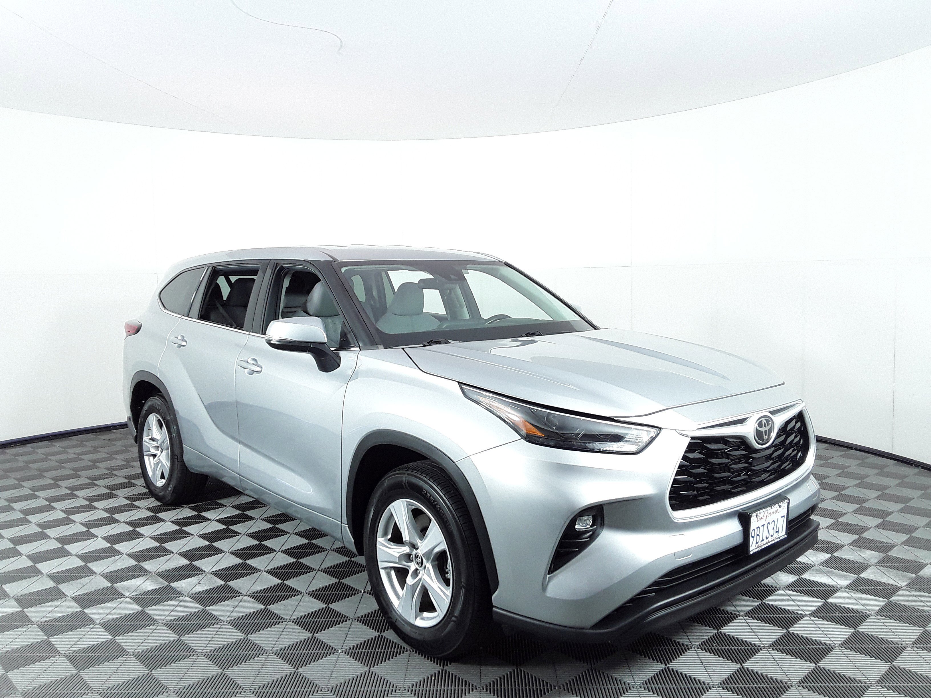 2022 Toyota Highlander LE FWD