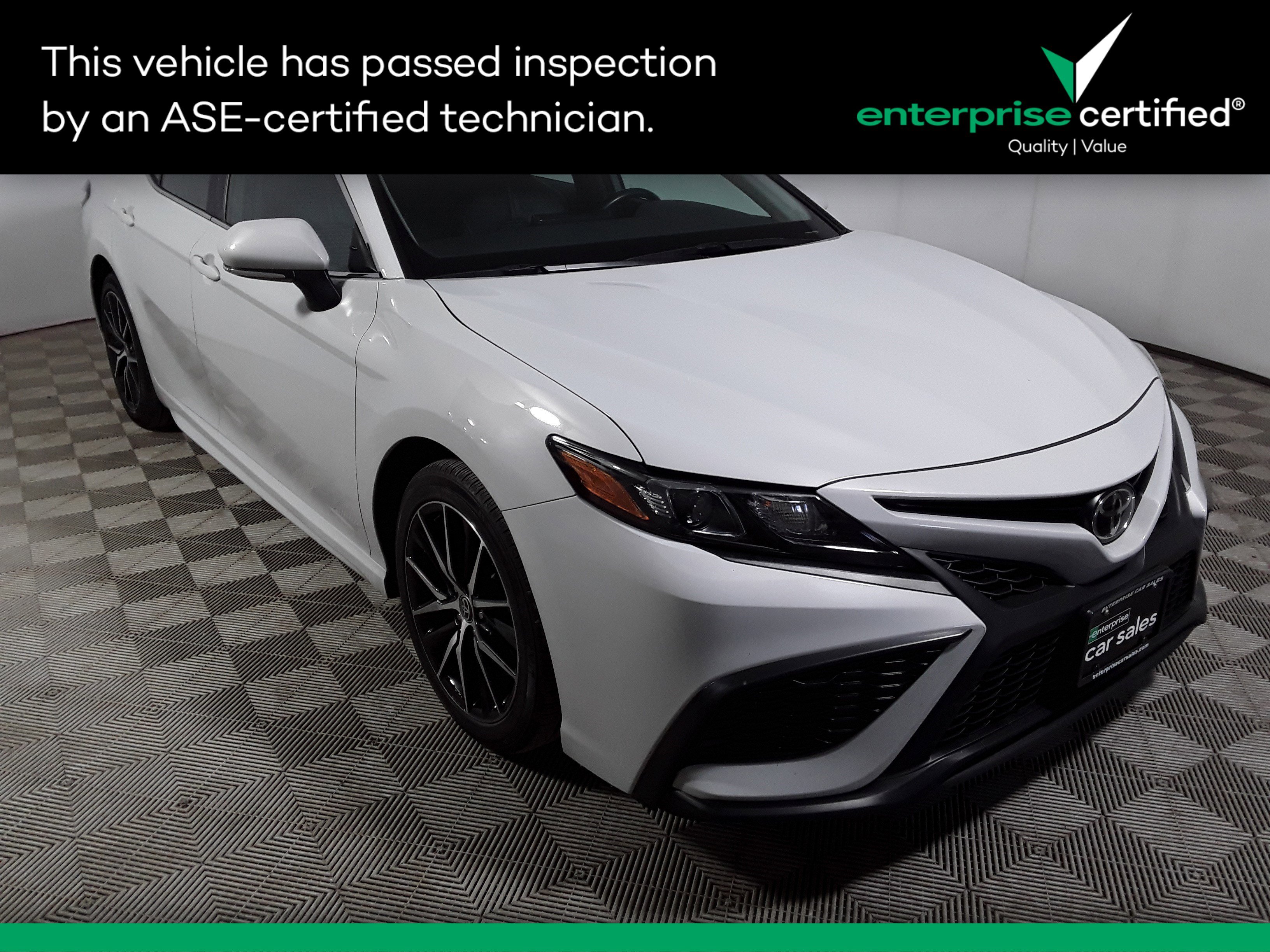 2022 Toyota Camry SE Auto