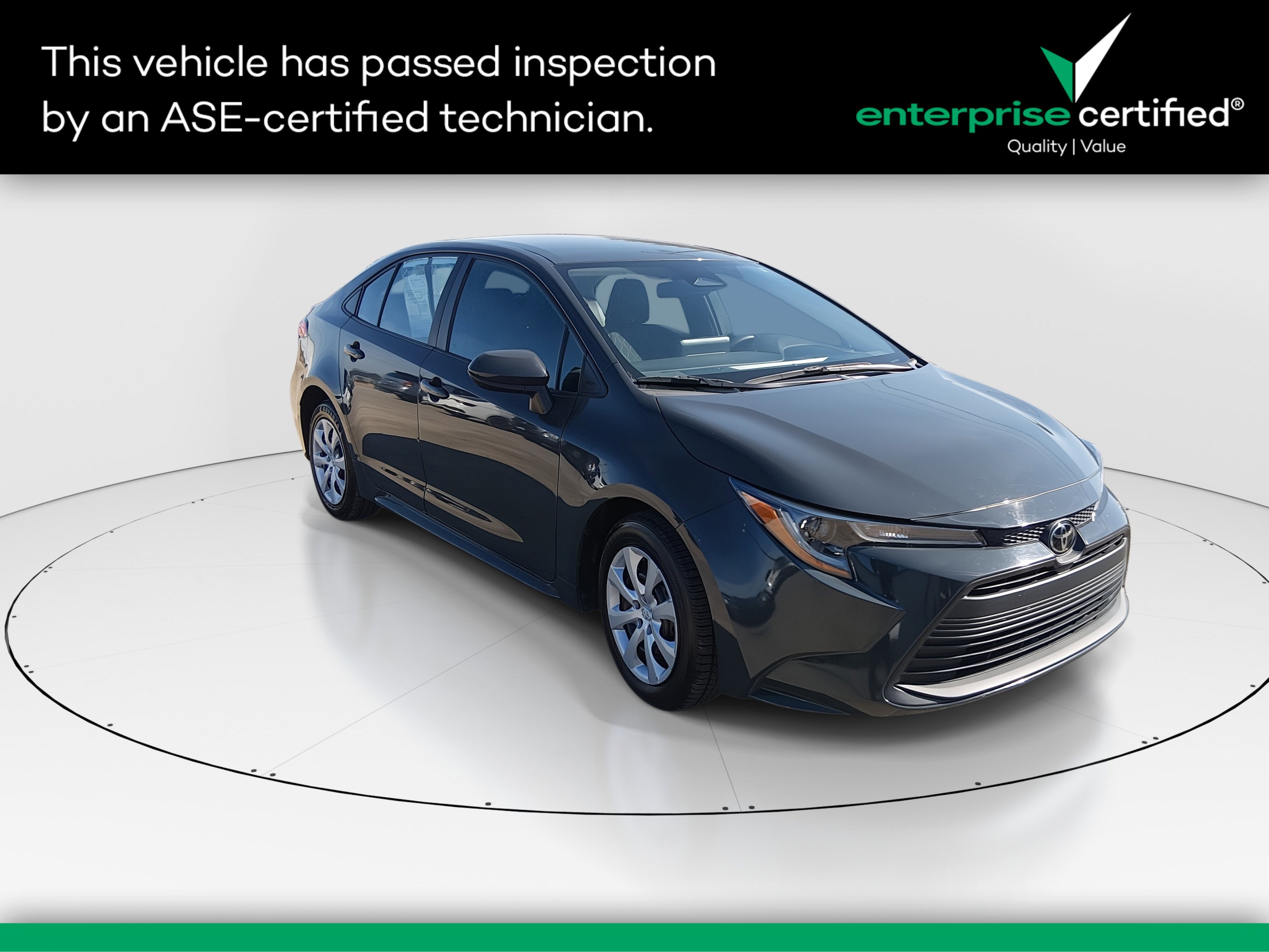 2024 Toyota Corolla LE's photo